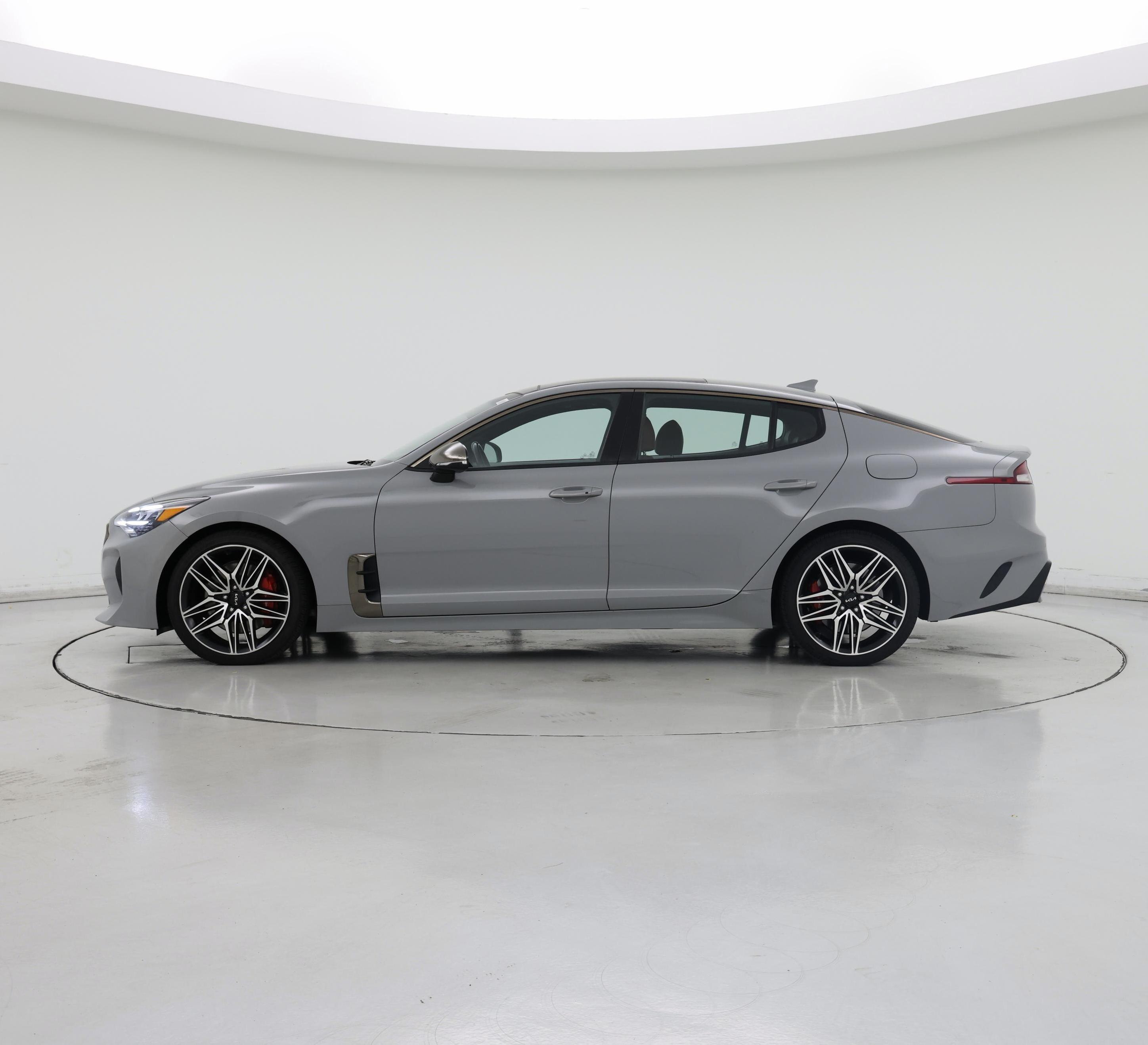 Thumbnail: 2022 Kia Stinger - 3