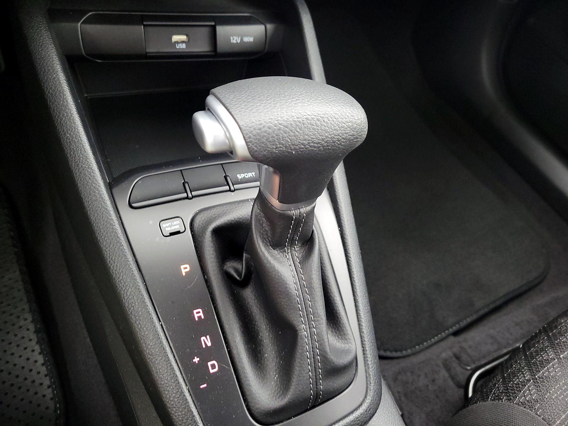 Thumbnail: 2023 Kia Rio - 17