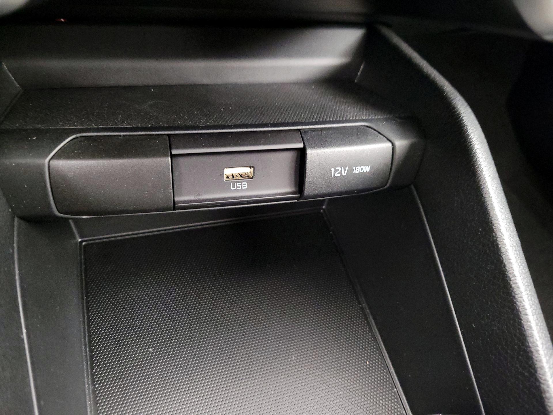 Thumbnail: 2023 Kia Rio - 18