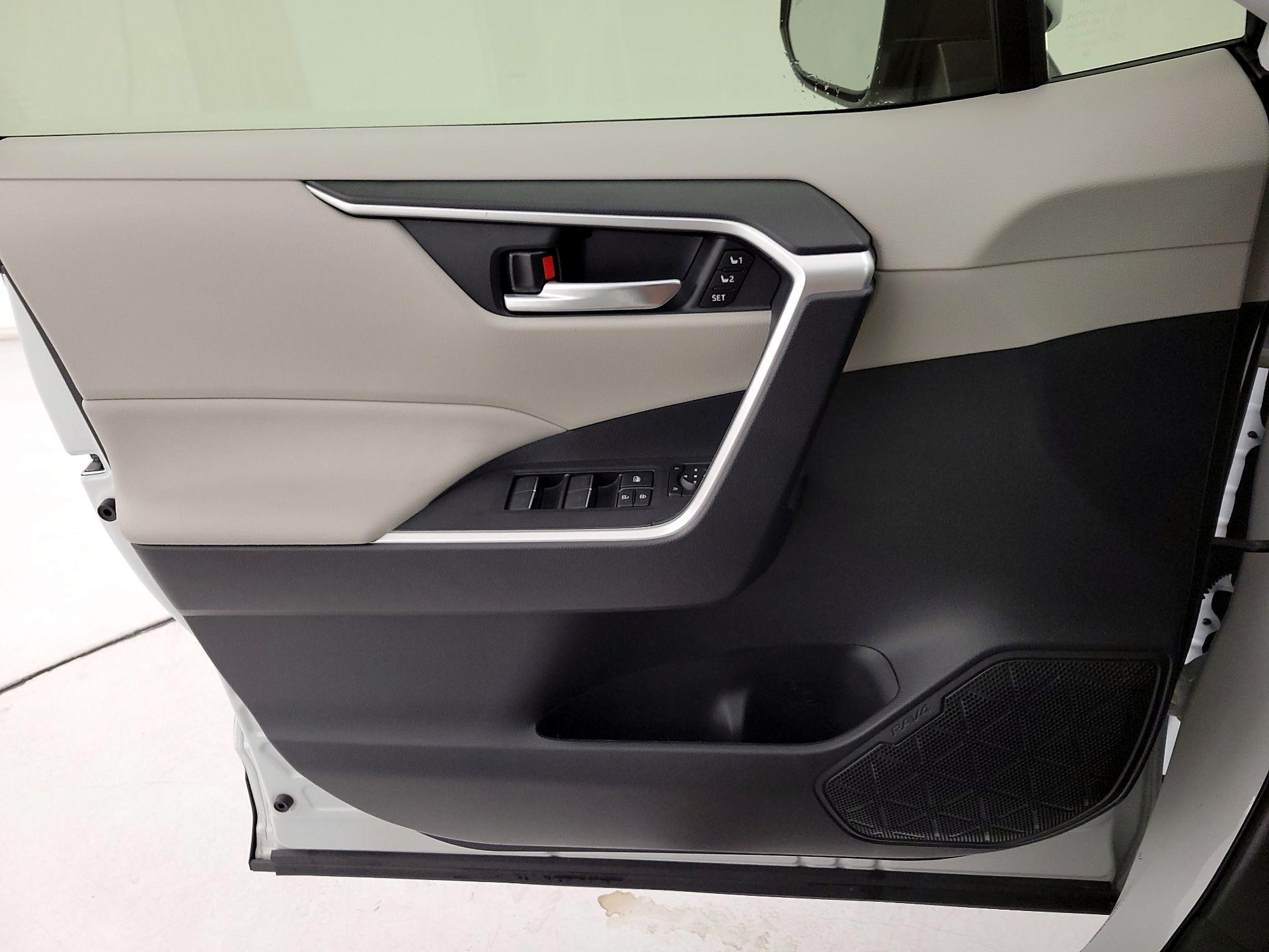 Thumbnail: 2024 Toyota RAV4 - 12