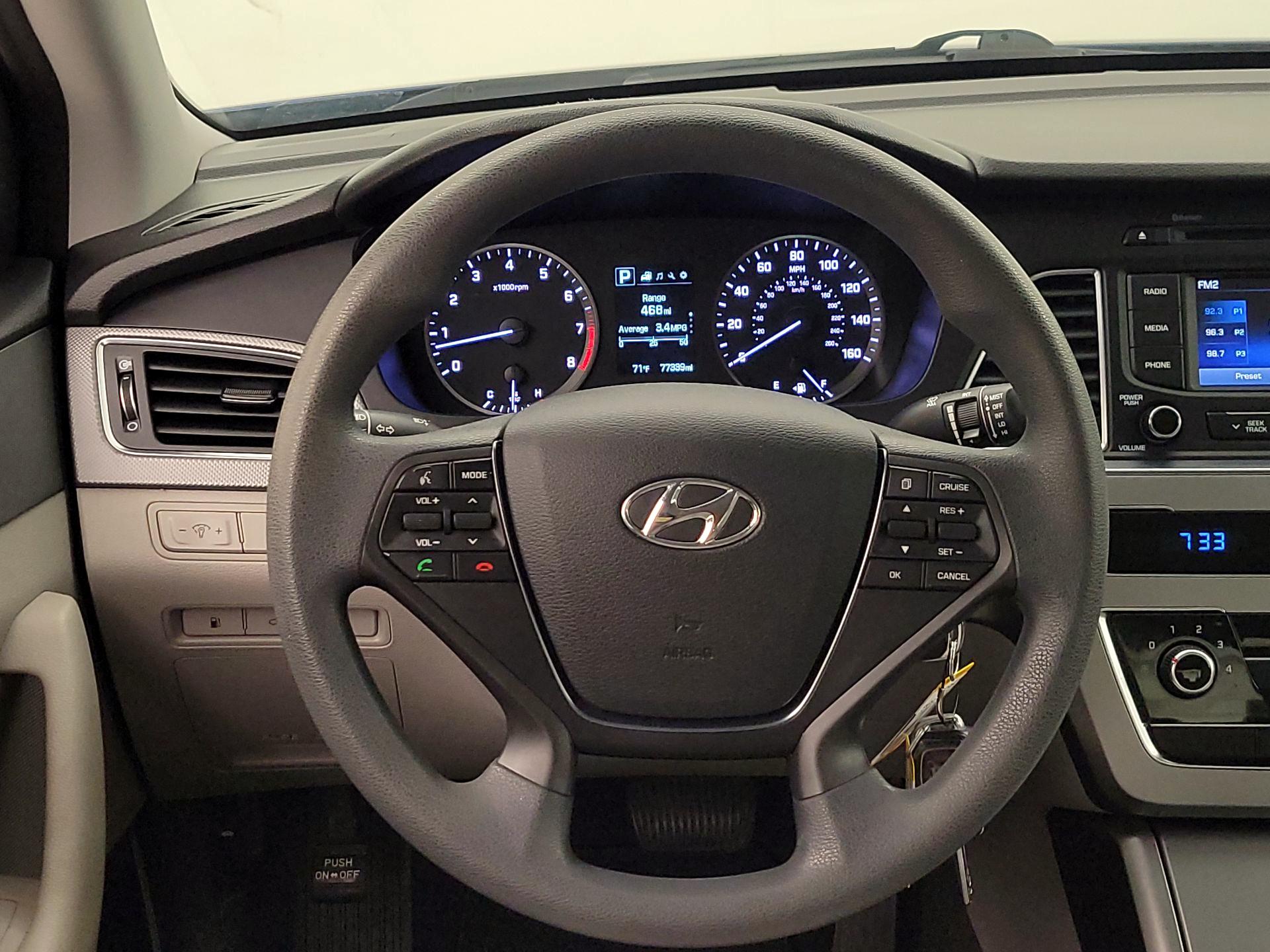 Thumbnail: 2015 Hyundai Sonata - 10