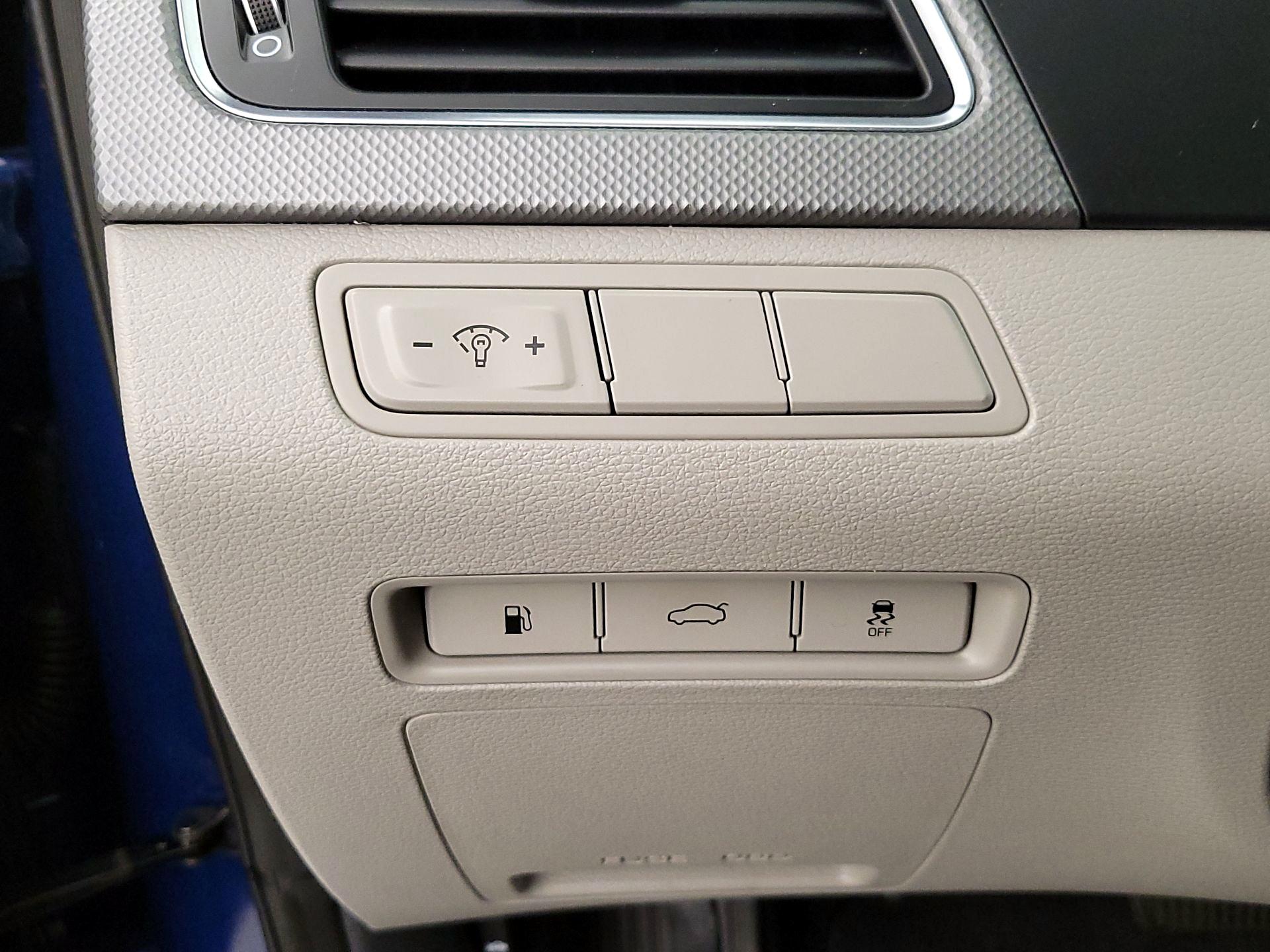 Thumbnail: 2015 Hyundai Sonata - 13