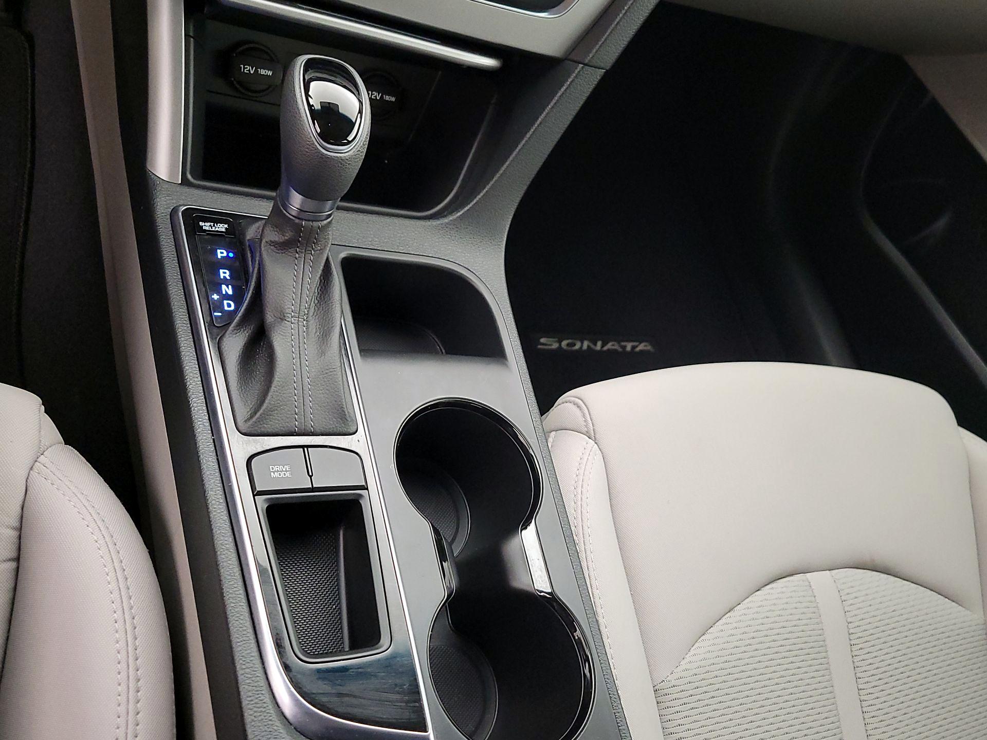 Thumbnail: 2015 Hyundai Sonata - 17