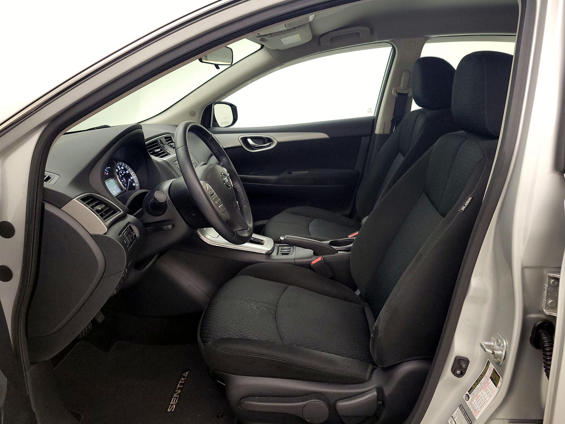Thumbnail: 2015 Nissan Sentra - 11