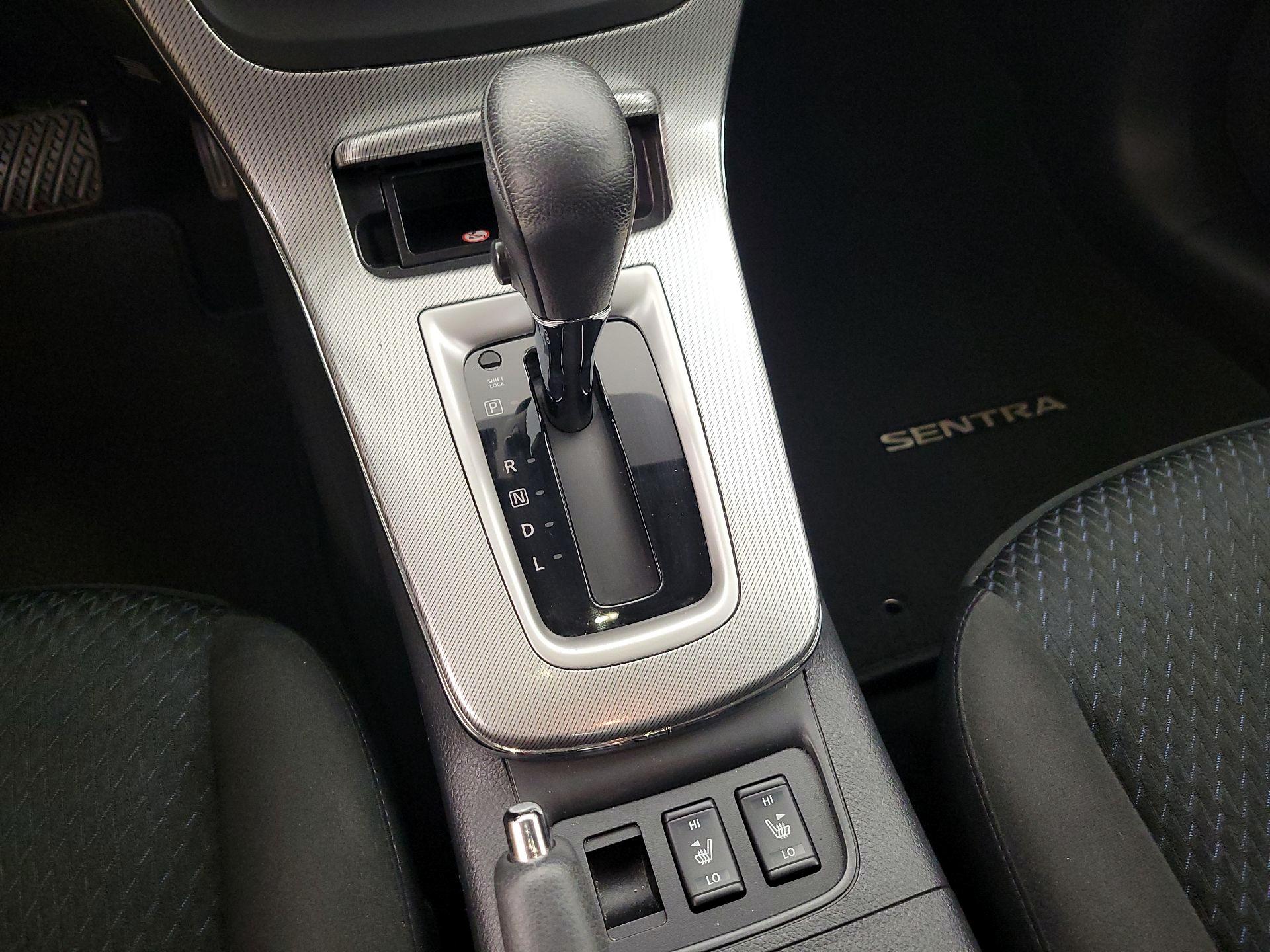 Thumbnail: 2015 Nissan Sentra - 17