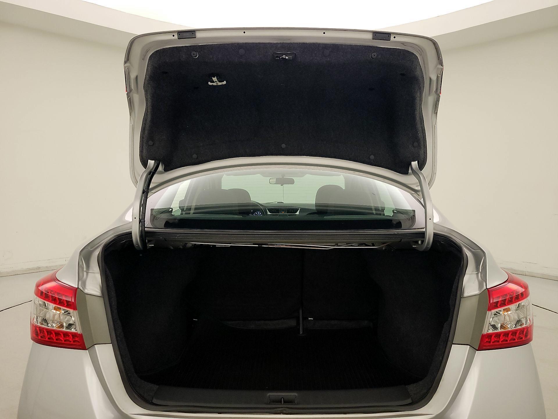 Thumbnail: 2015 Nissan Sentra - 20