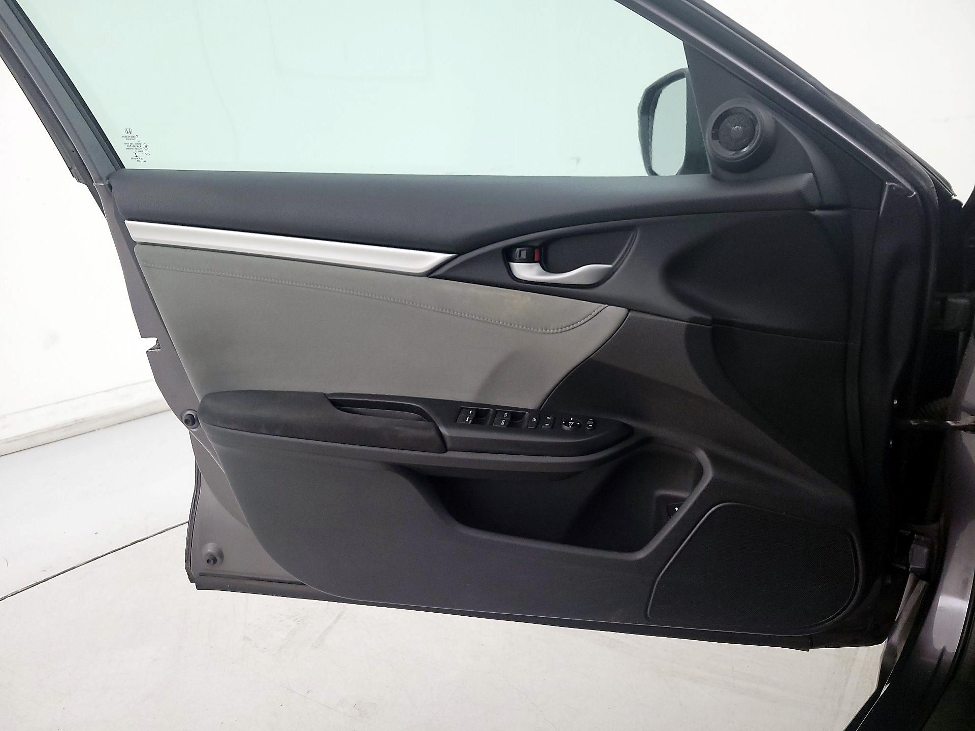 Thumbnail: 2016 Honda Civic - 12
