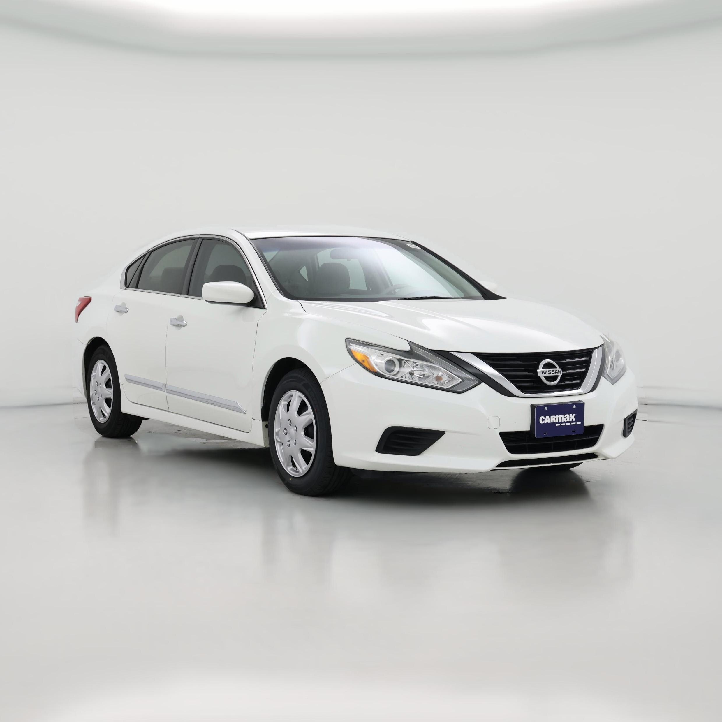 Thumbnail: 2017 Nissan Altima - 1