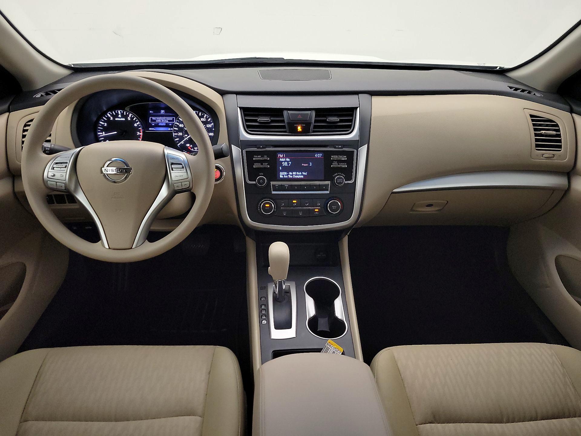 Thumbnail: 2017 Nissan Altima - 9