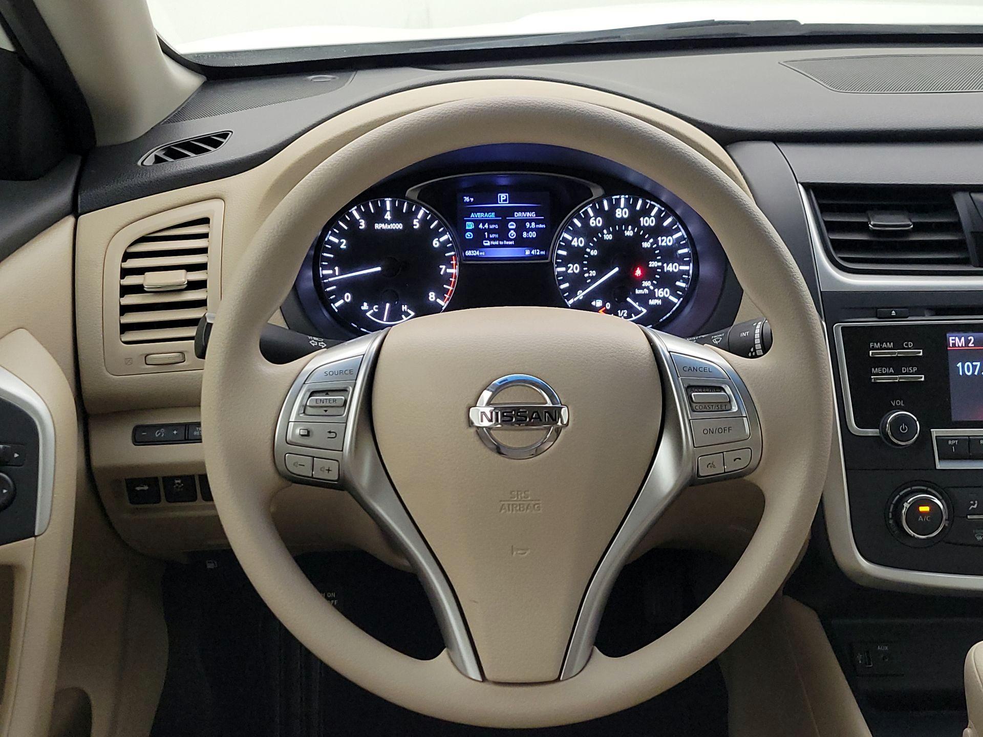 Thumbnail: 2017 Nissan Altima - 10