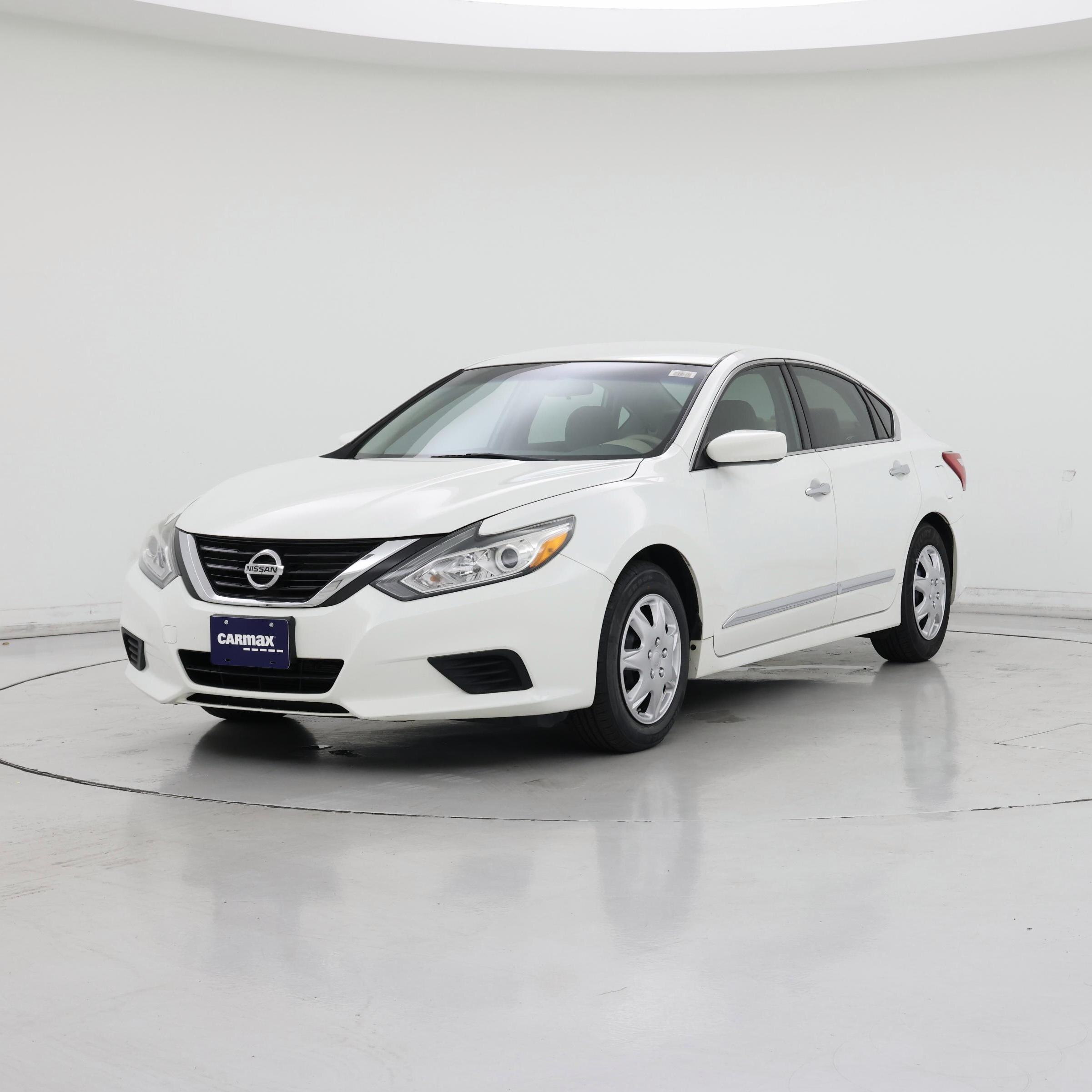 Thumbnail: 2017 Nissan Altima - 4