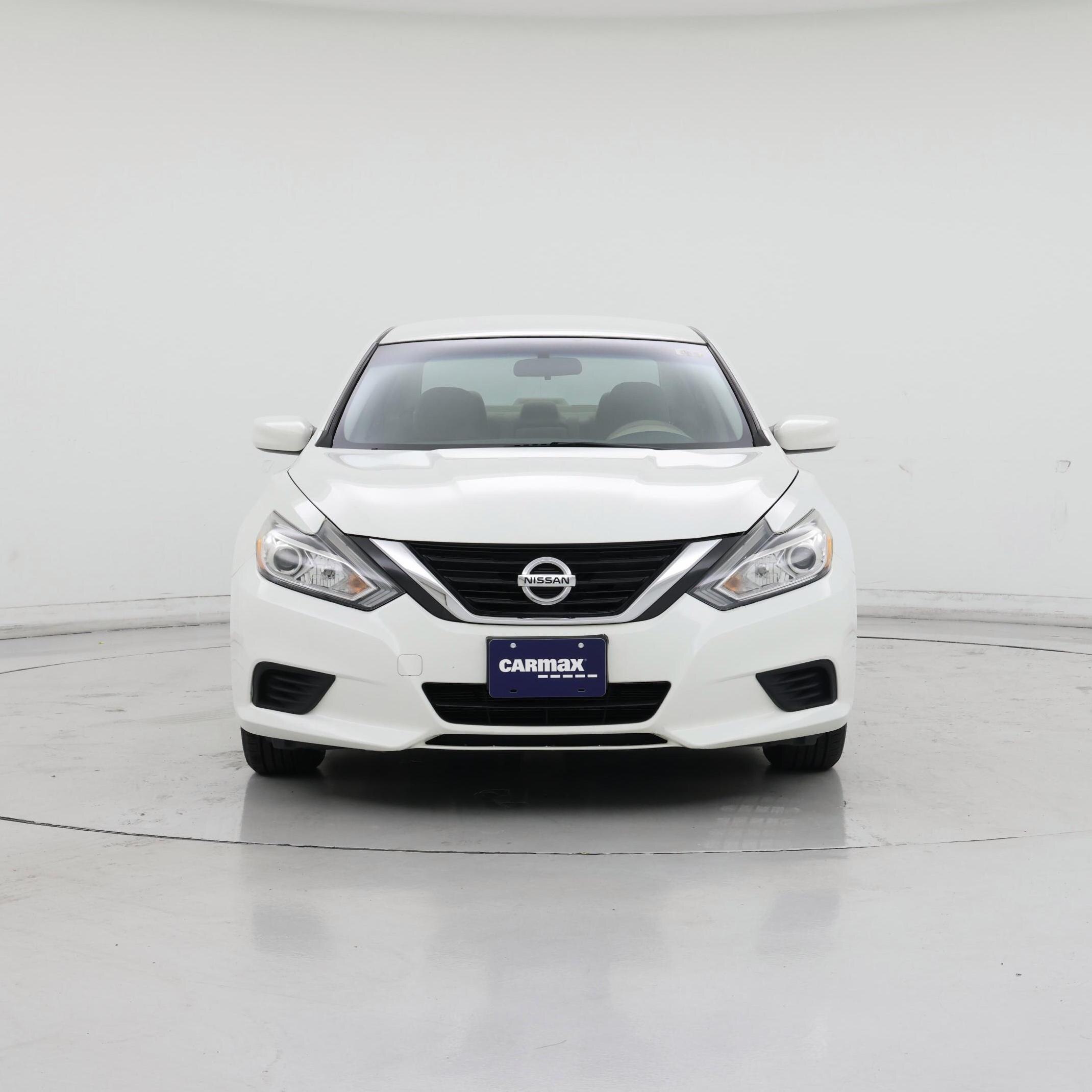 Thumbnail: 2017 Nissan Altima - 5