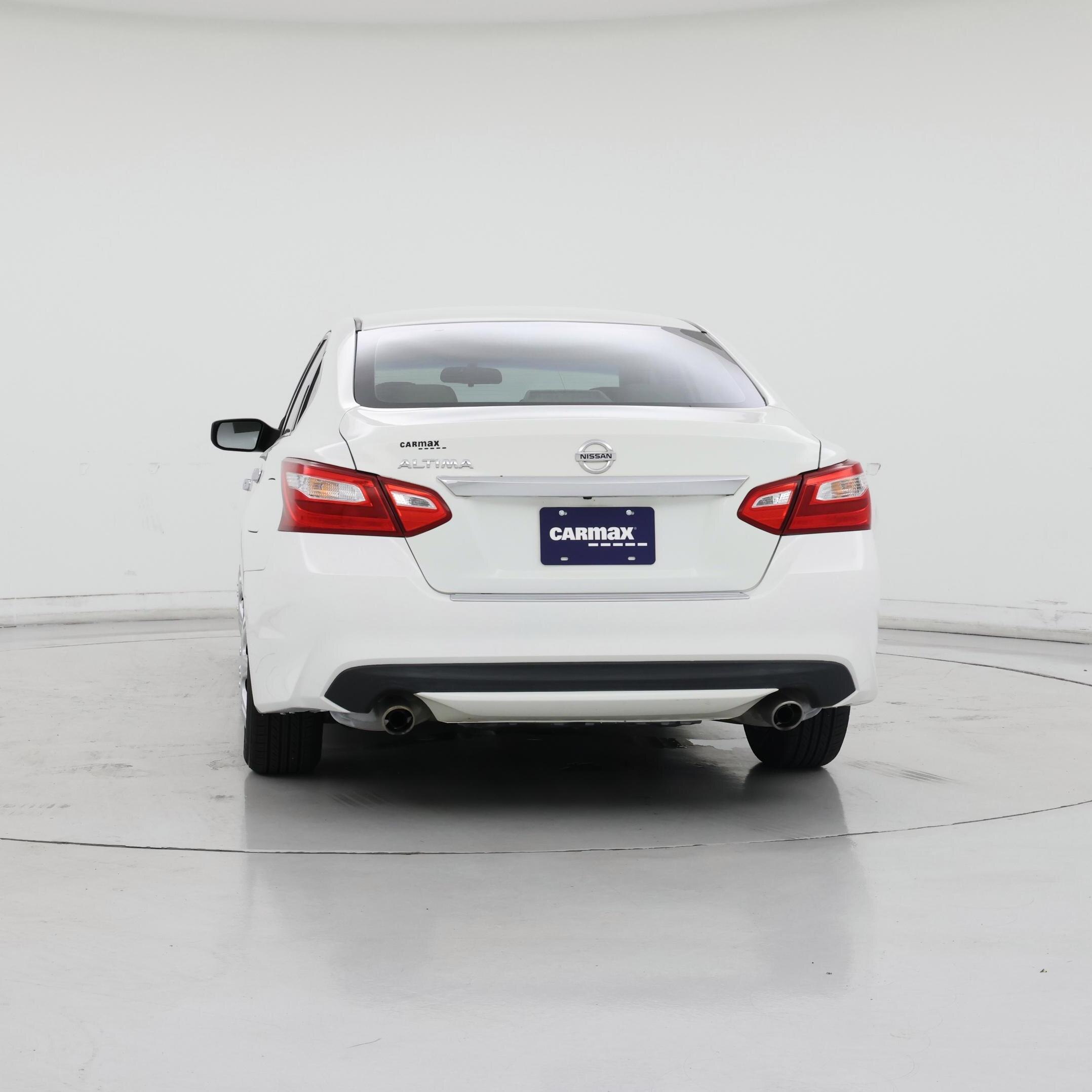 Thumbnail: 2017 Nissan Altima - 6