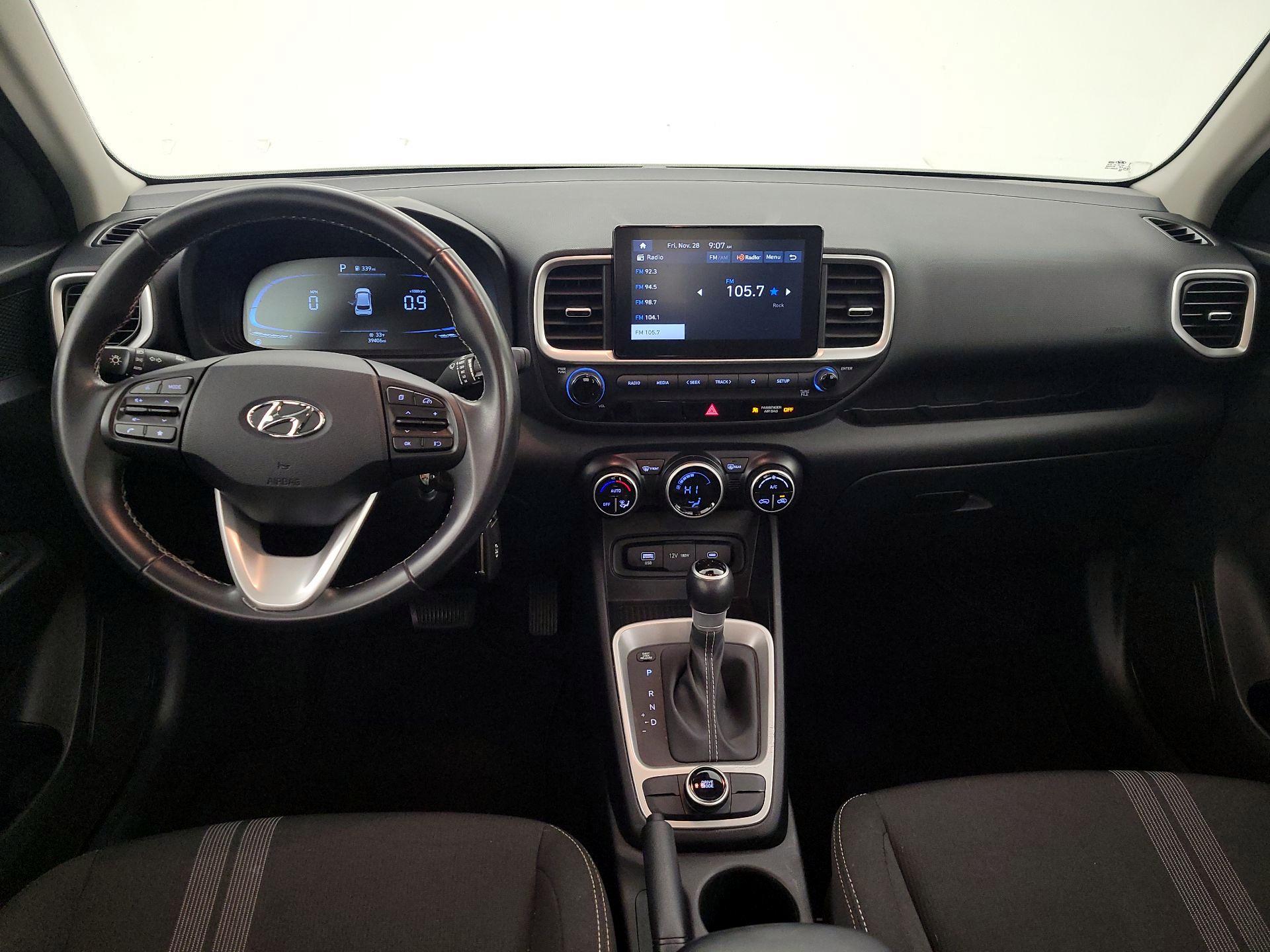 Thumbnail: 2023 Hyundai Venue - 9