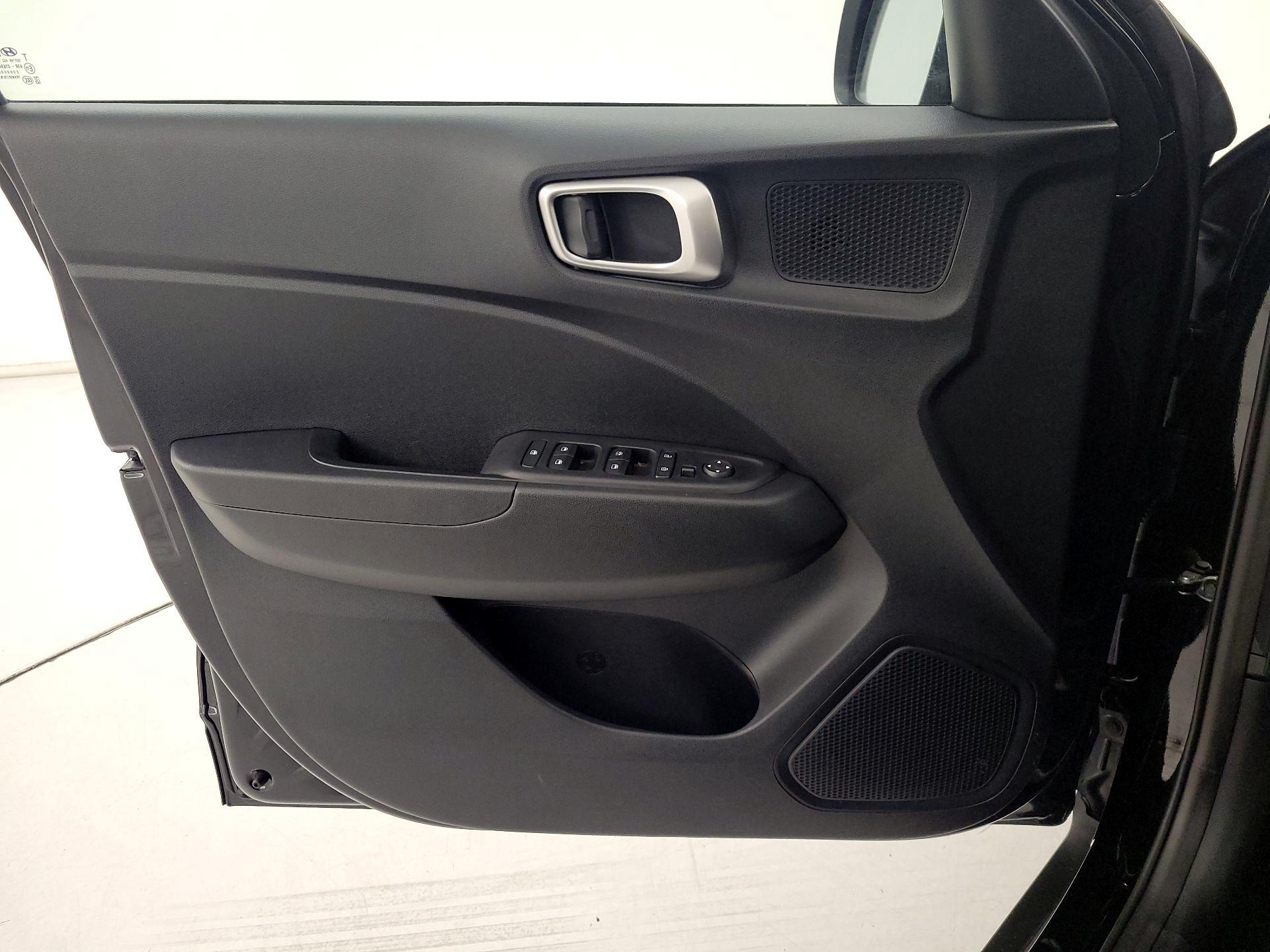 Thumbnail: 2023 Hyundai Venue - 12