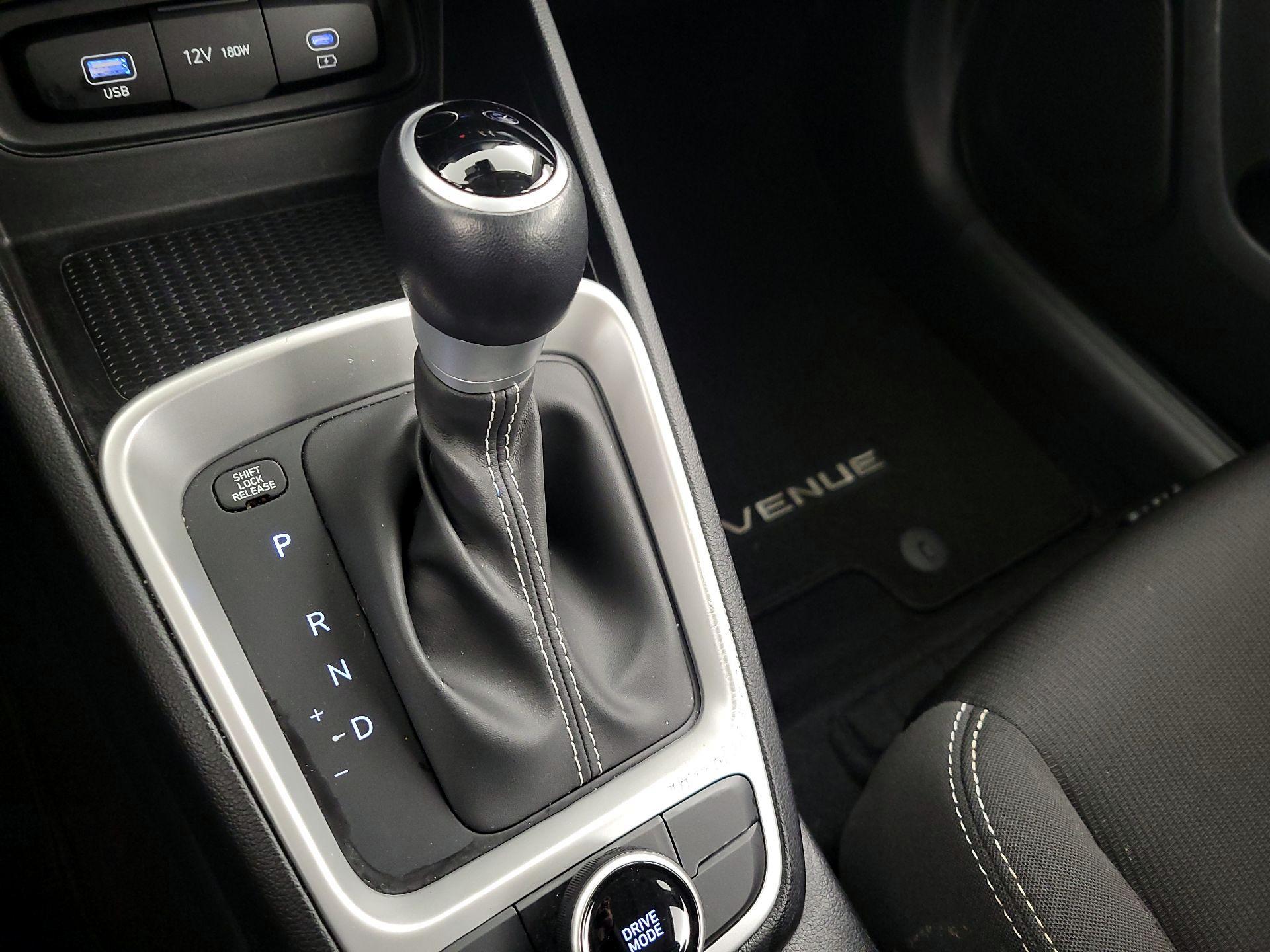 Thumbnail: 2023 Hyundai Venue - 16