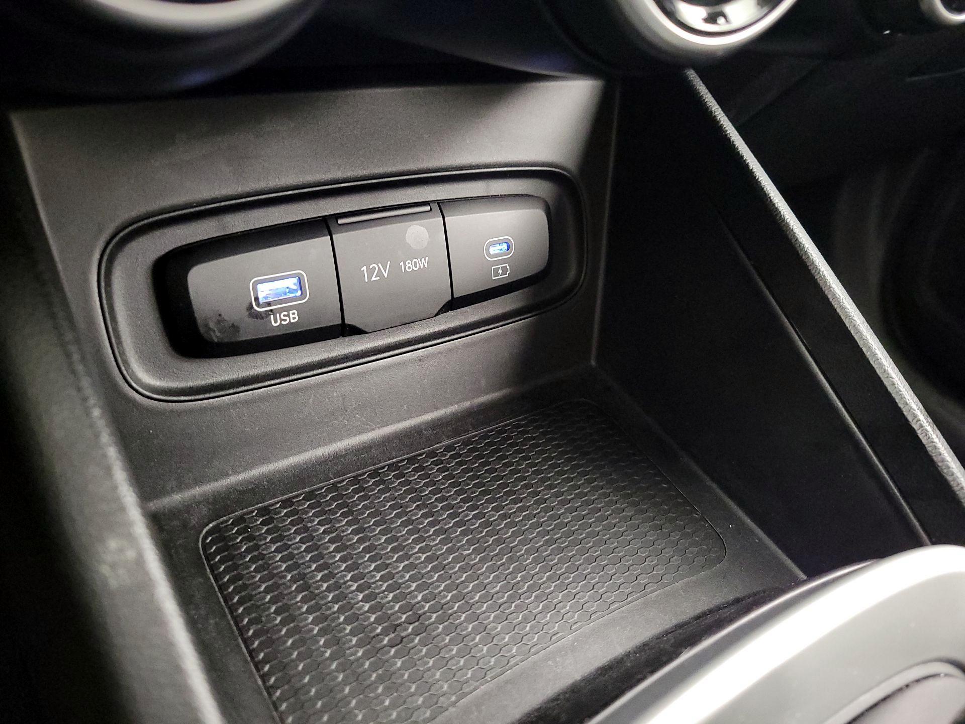 Thumbnail: 2023 Hyundai Venue - 17