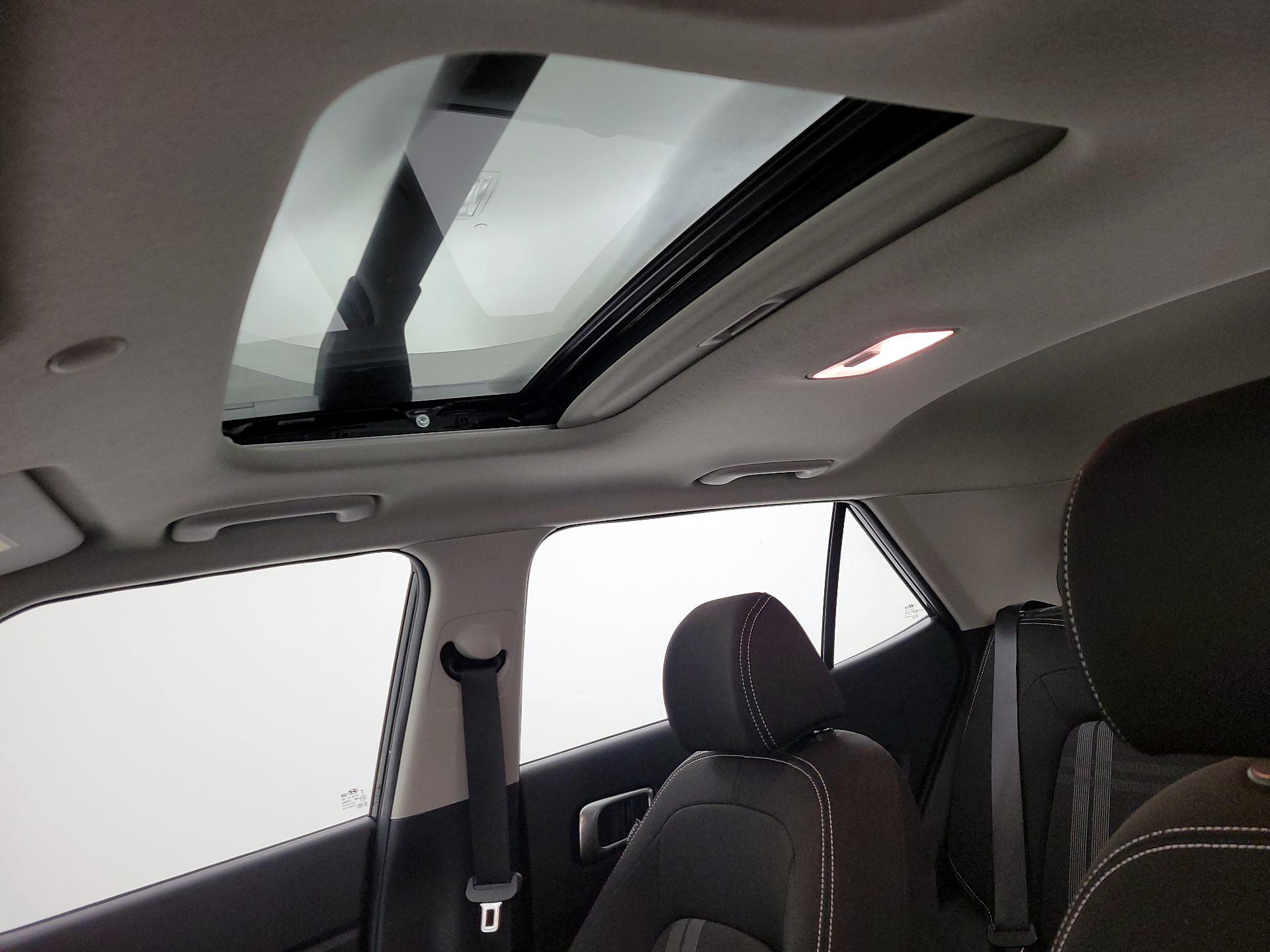 Thumbnail: 2023 Hyundai Venue - 18