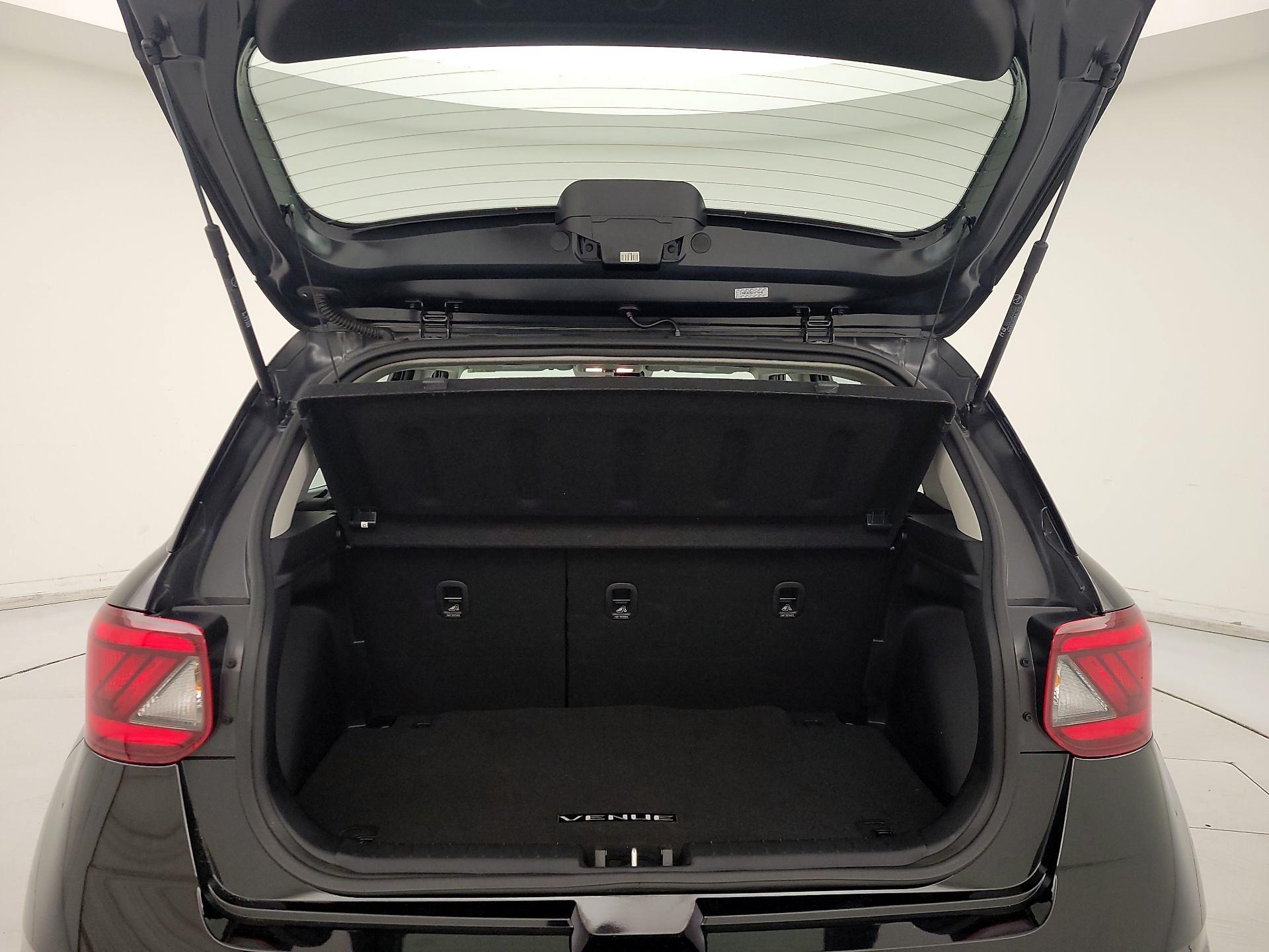 Thumbnail: 2023 Hyundai Venue - 20