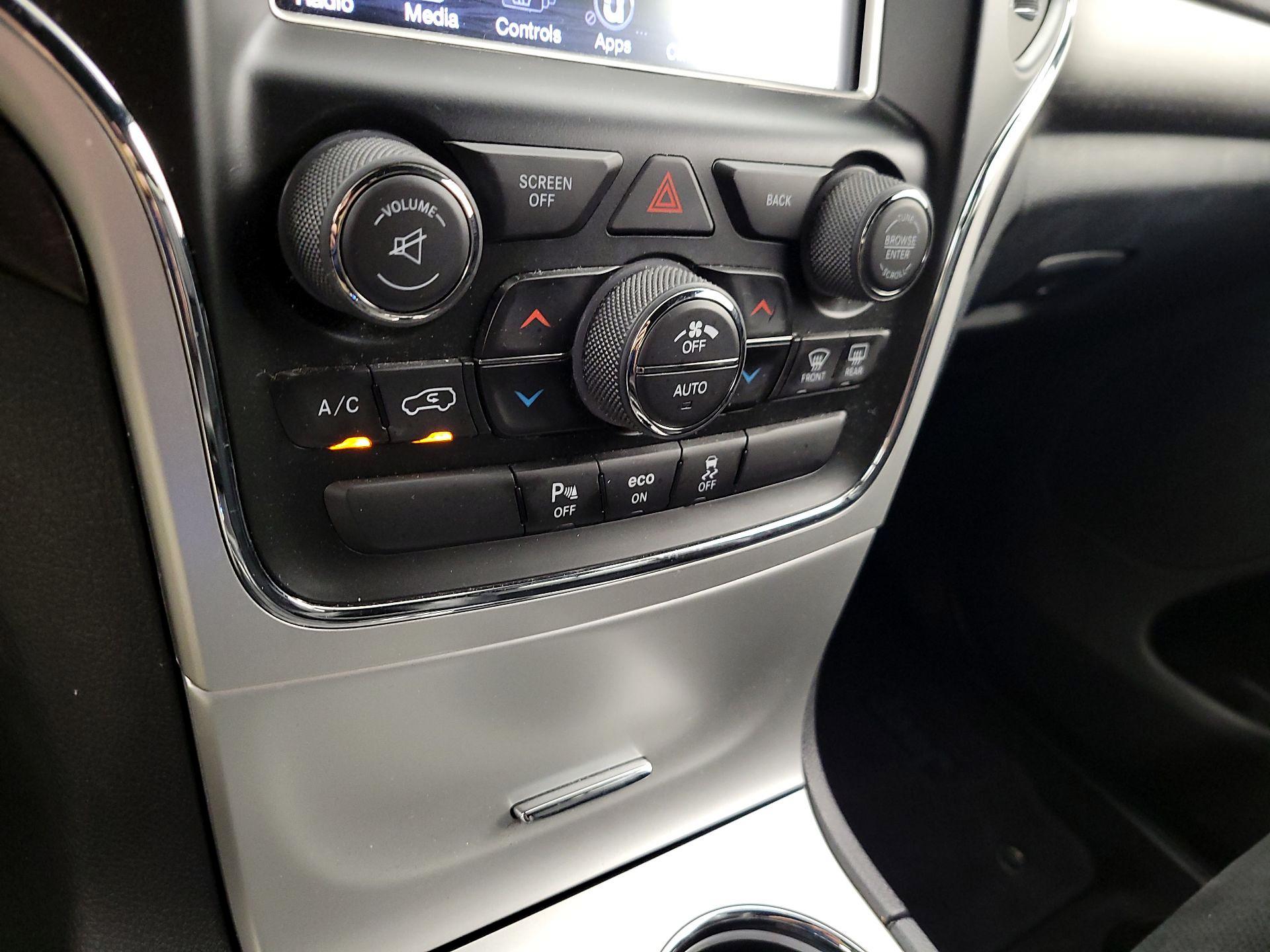Thumbnail: 2015 Jeep Grand Cherokee - 16