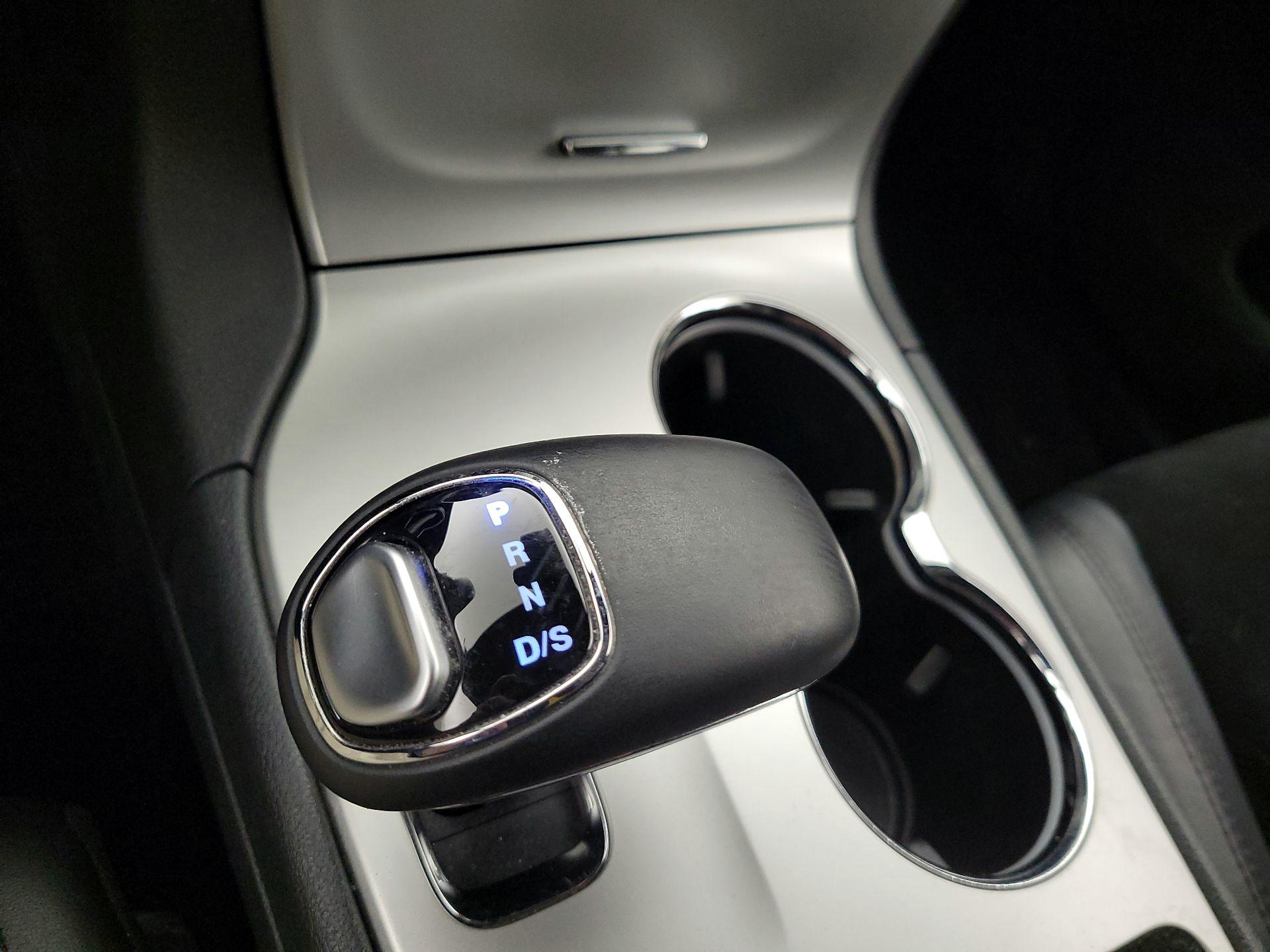 Thumbnail: 2015 Jeep Grand Cherokee - 17