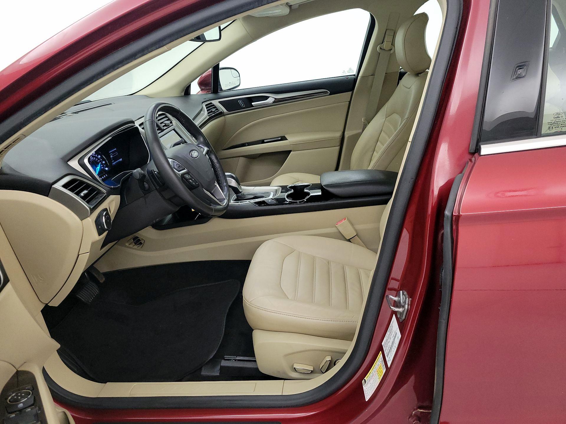 Thumbnail: 2016 Ford Fusion - 11