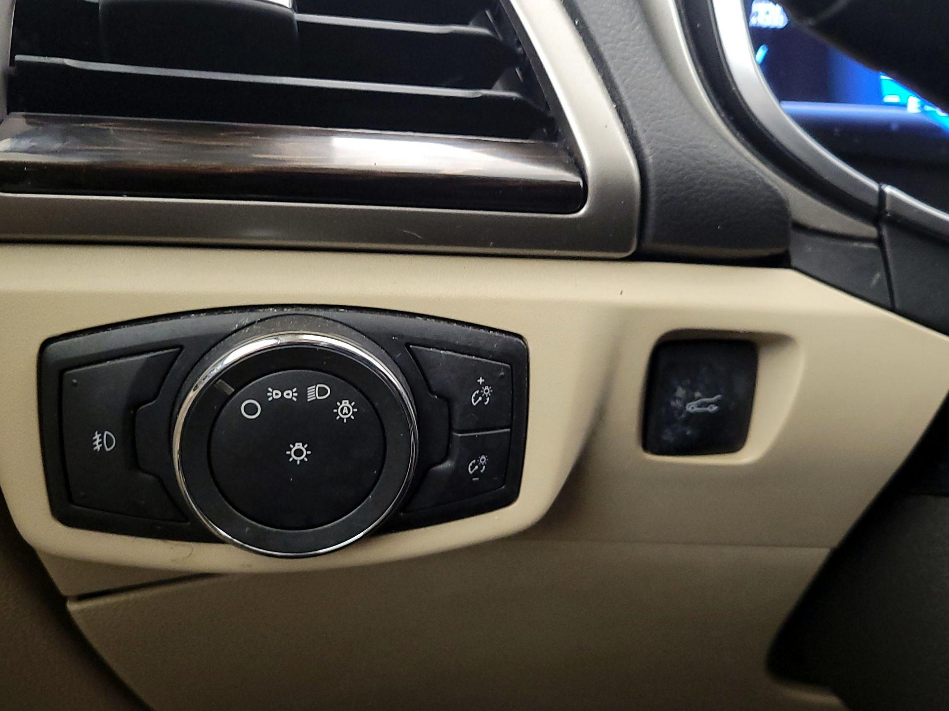 Thumbnail: 2016 Ford Fusion - 13