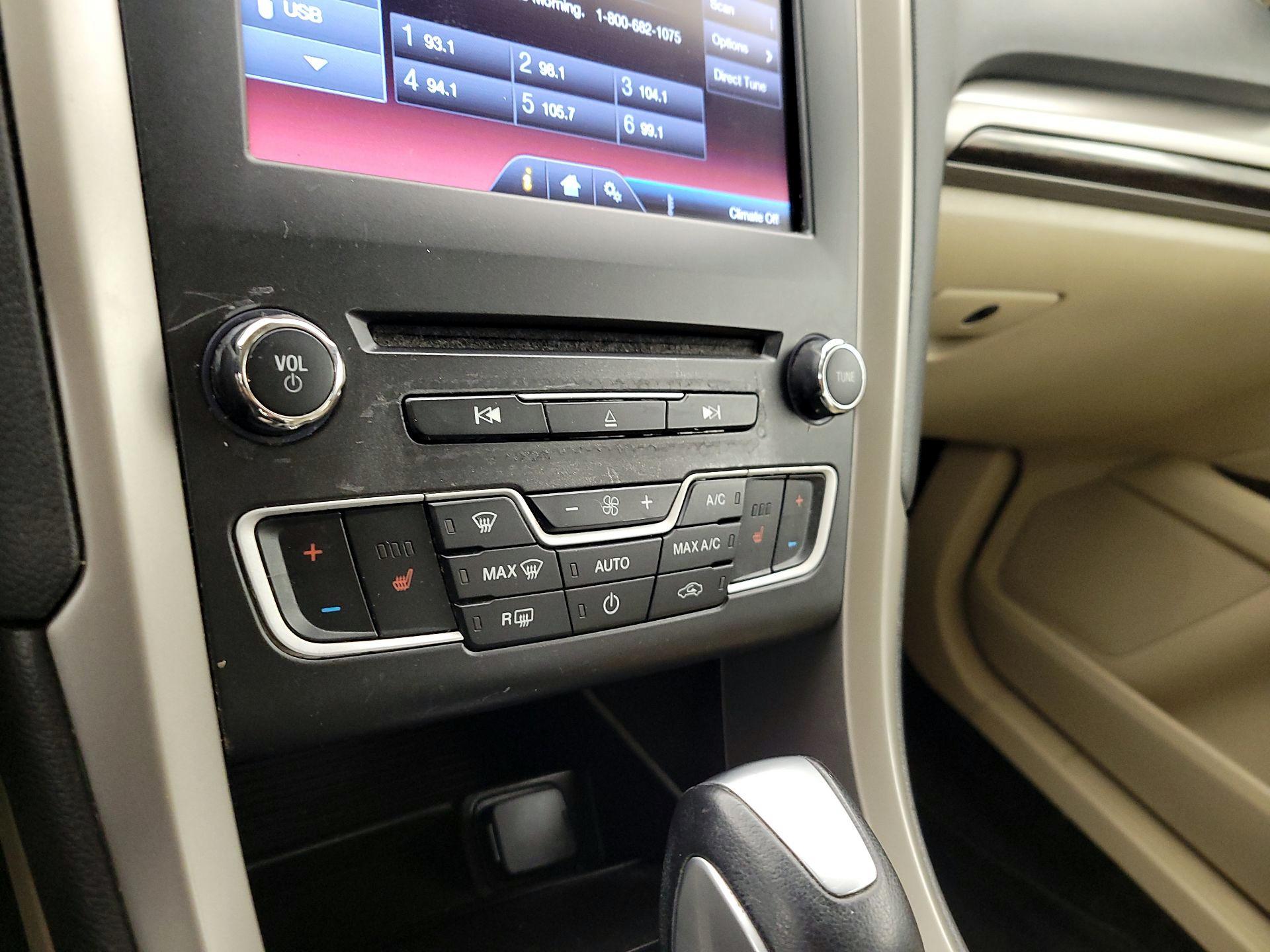 Thumbnail: 2016 Ford Fusion - 16