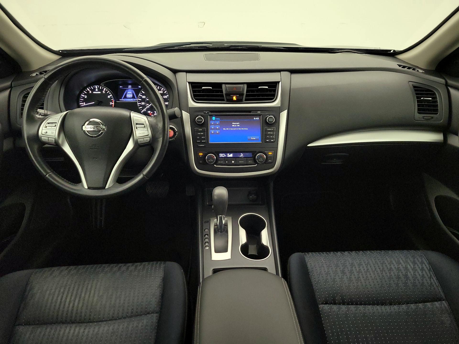 Thumbnail: 2016 Nissan Altima - 9