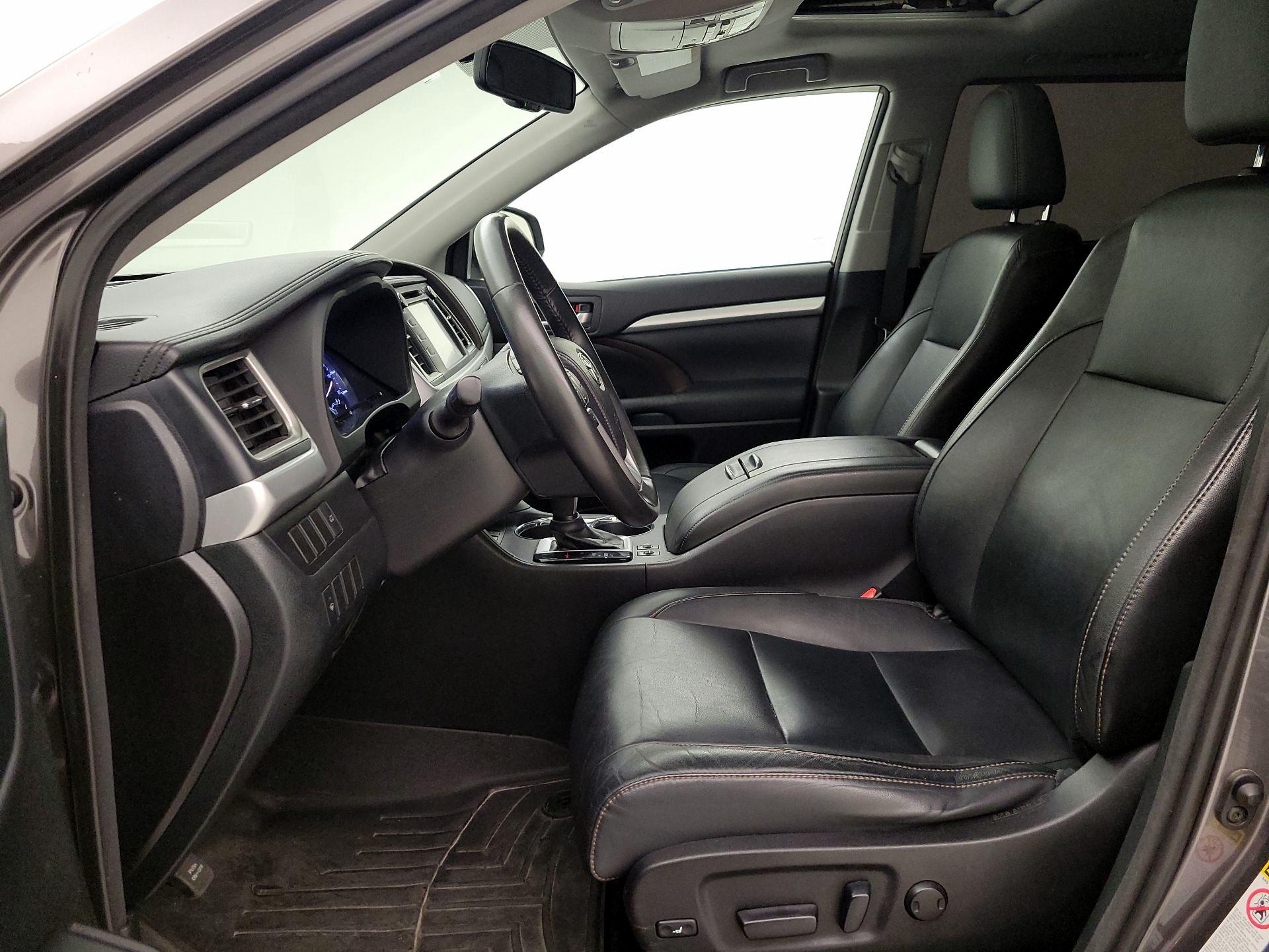 Thumbnail: 2014 Toyota Highlander - 11