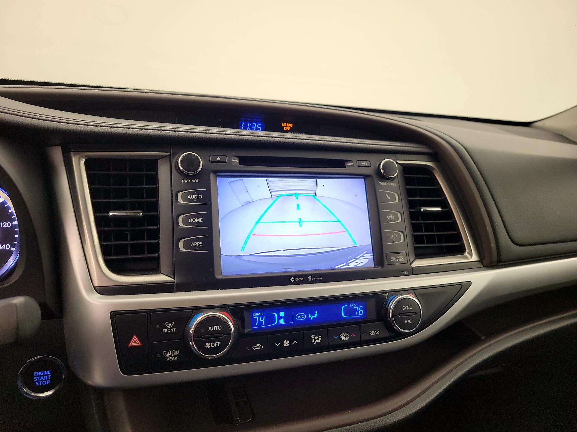 Thumbnail: 2014 Toyota Highlander - 15