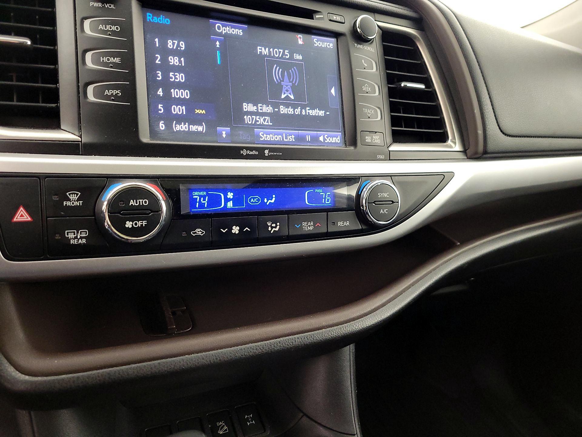 Thumbnail: 2014 Toyota Highlander - 17