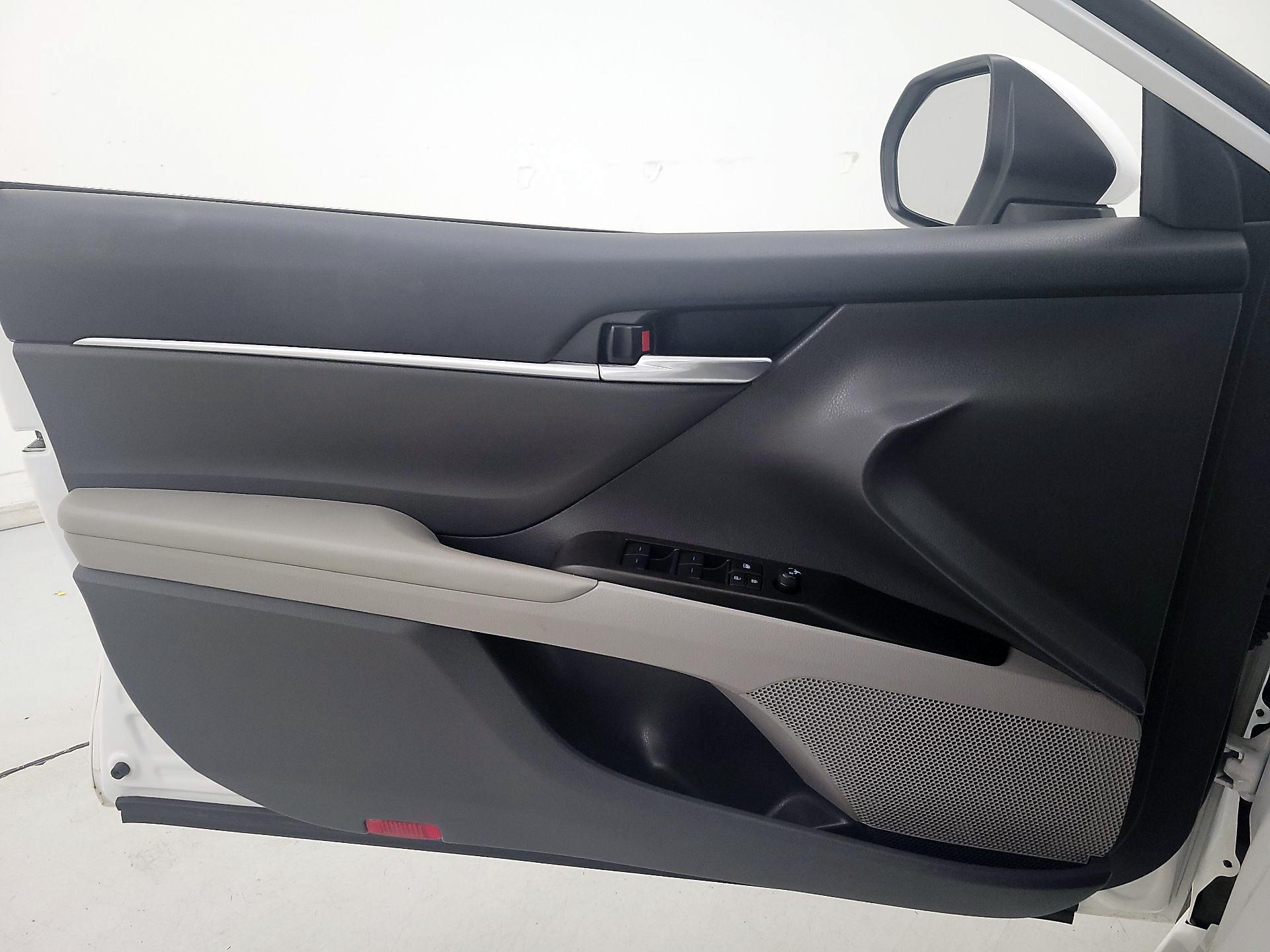 Thumbnail: 2023 Toyota Camry - 12