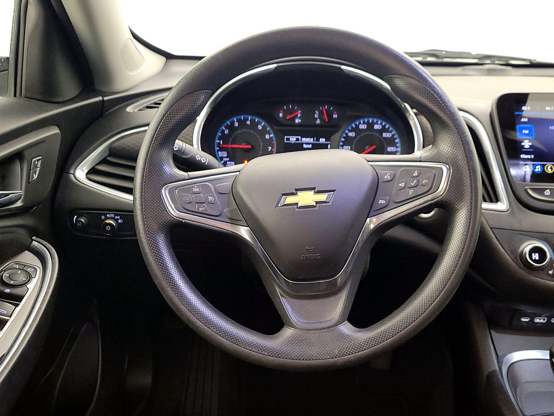 Thumbnail: 2021 Chevrolet Malibu - 10