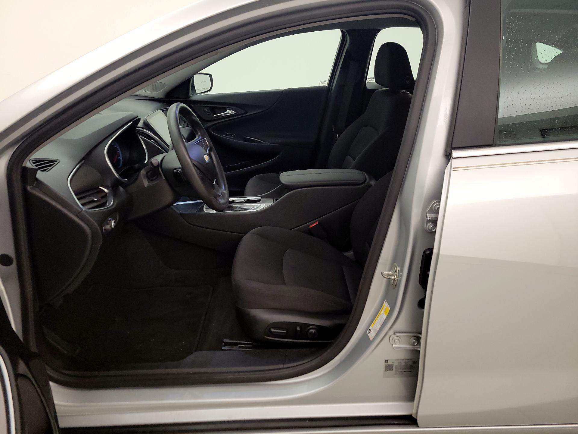 Thumbnail: 2021 Chevrolet Malibu - 11