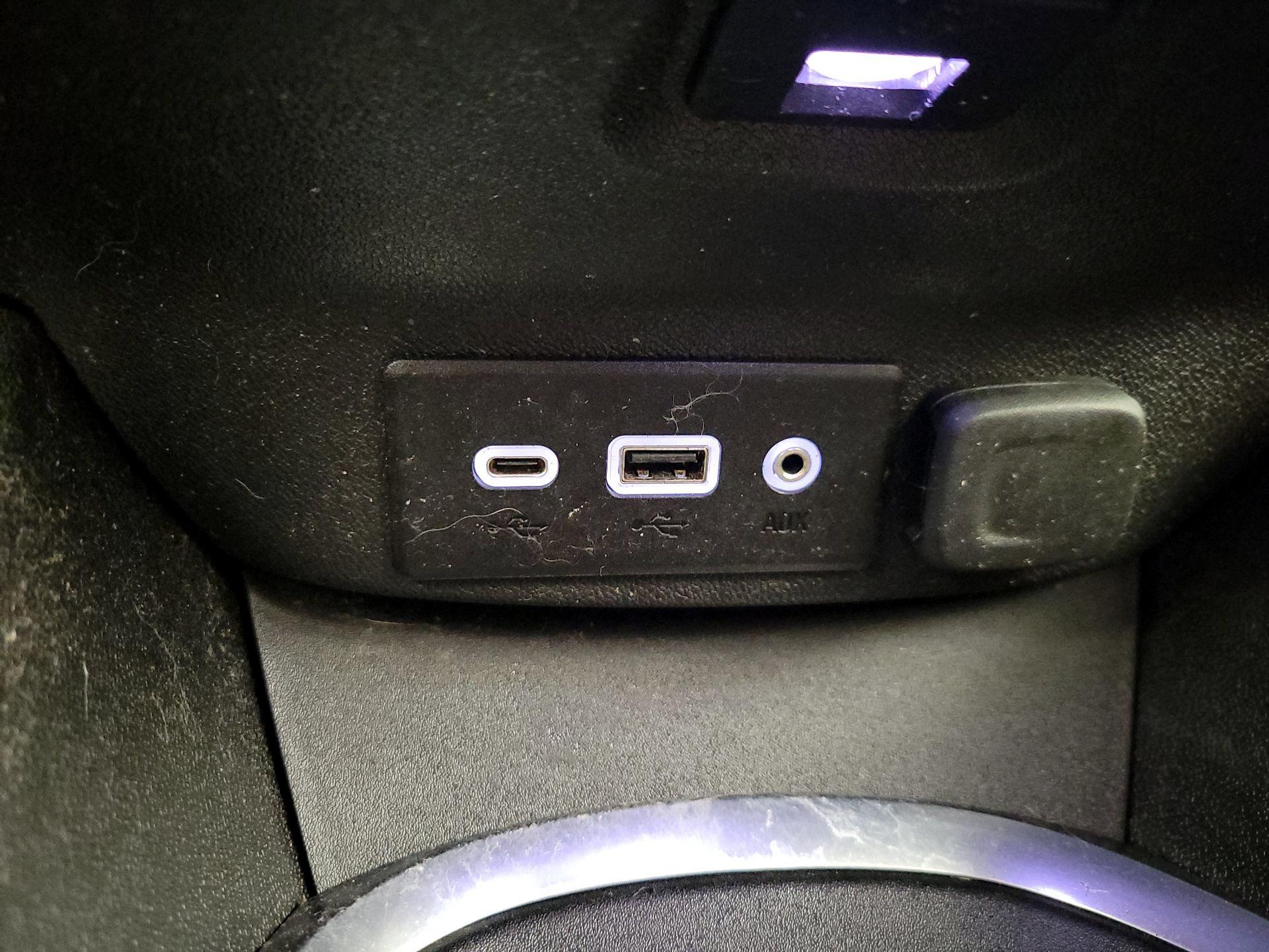 Thumbnail: 2021 Chevrolet Malibu - 18