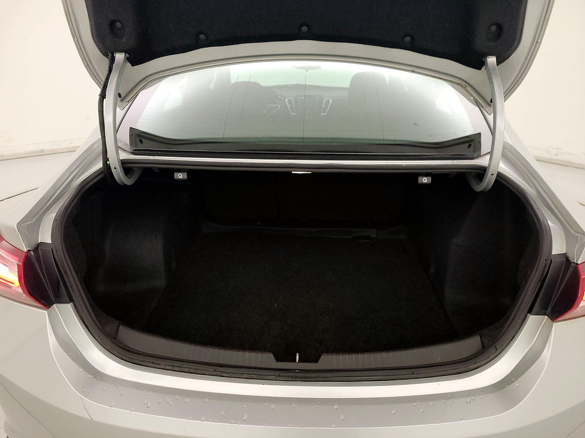 Thumbnail: 2021 Chevrolet Malibu - 20