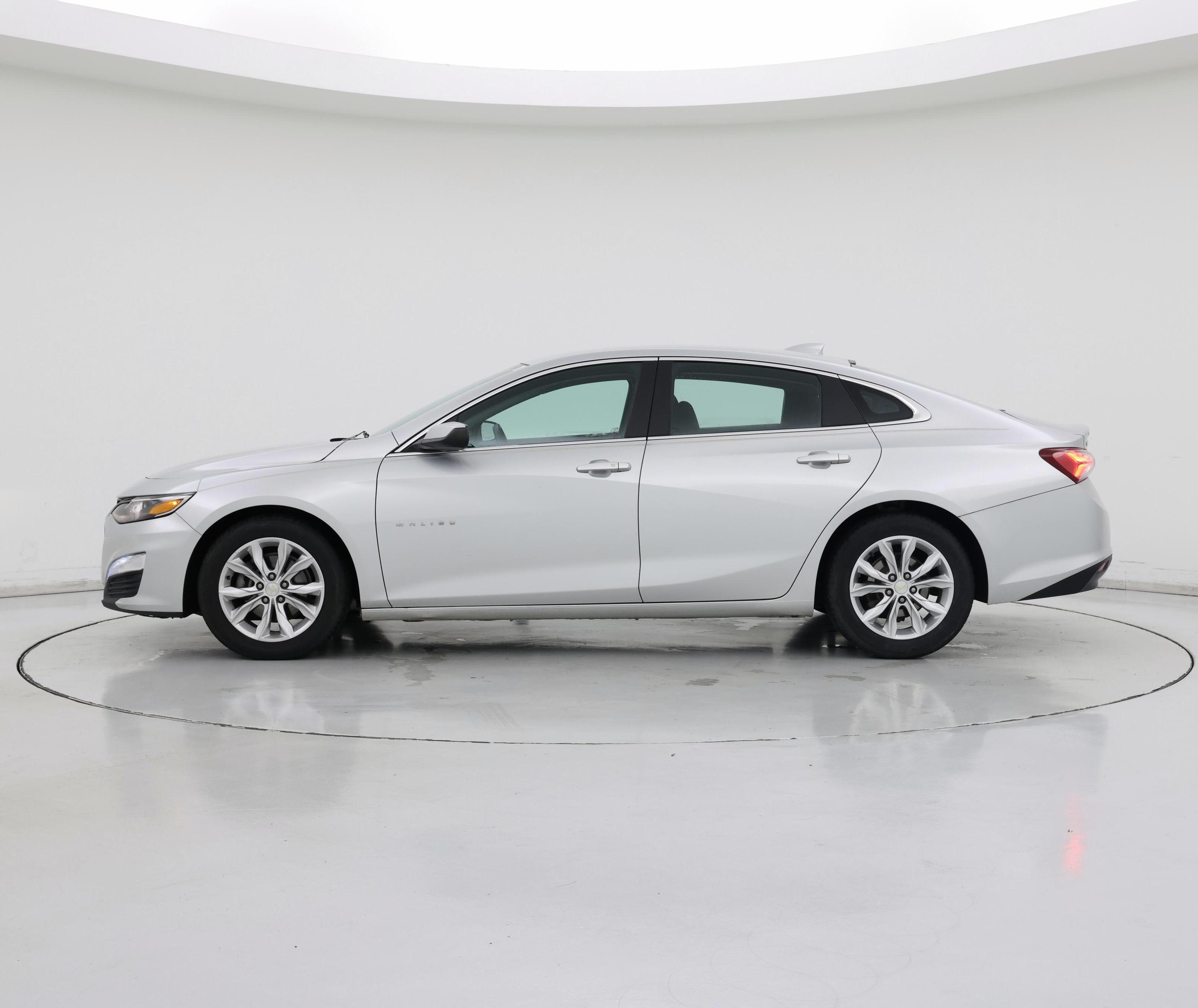 Thumbnail: 2021 Chevrolet Malibu - 3