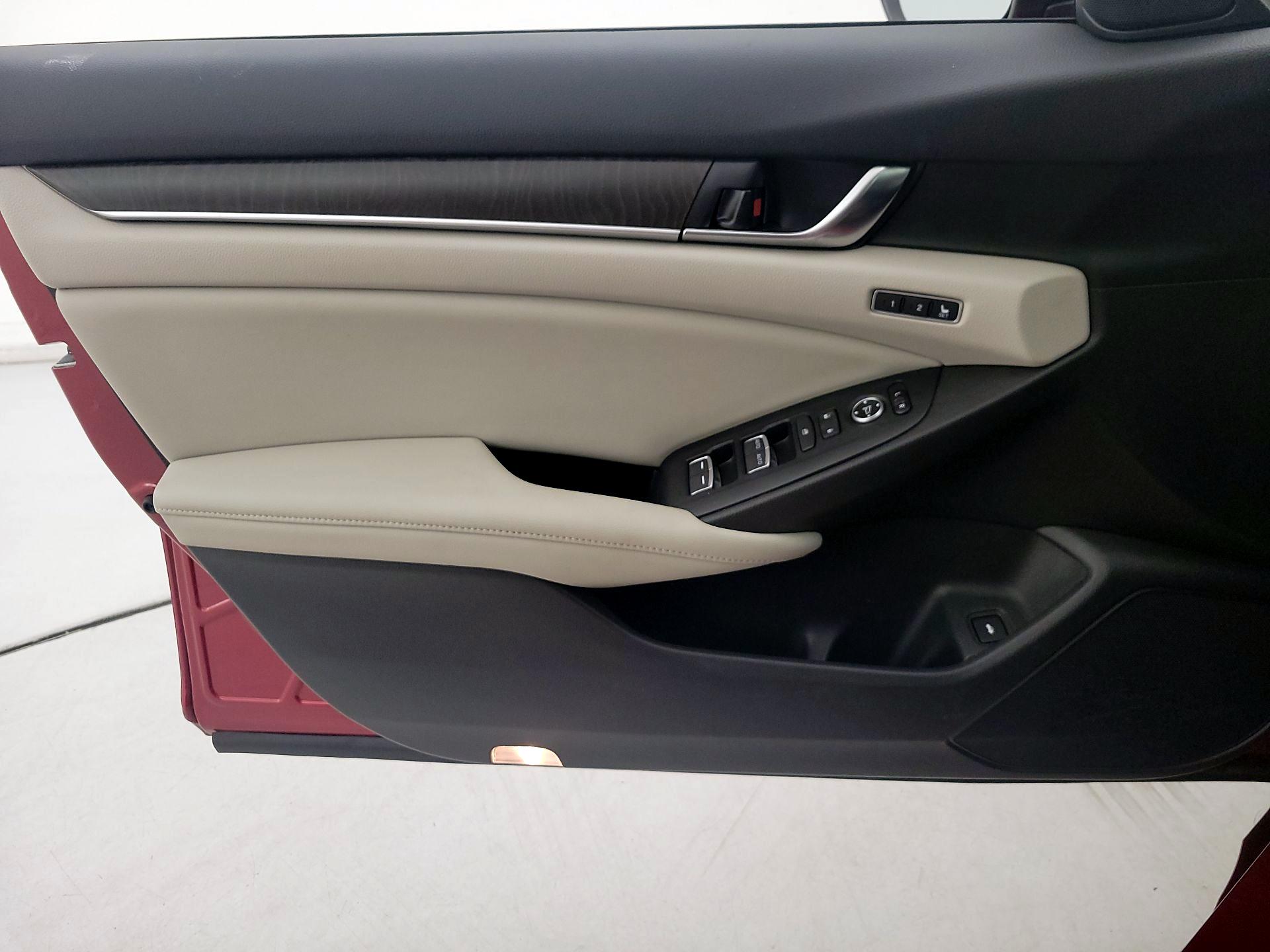 Thumbnail: 2018 Honda Accord - 12