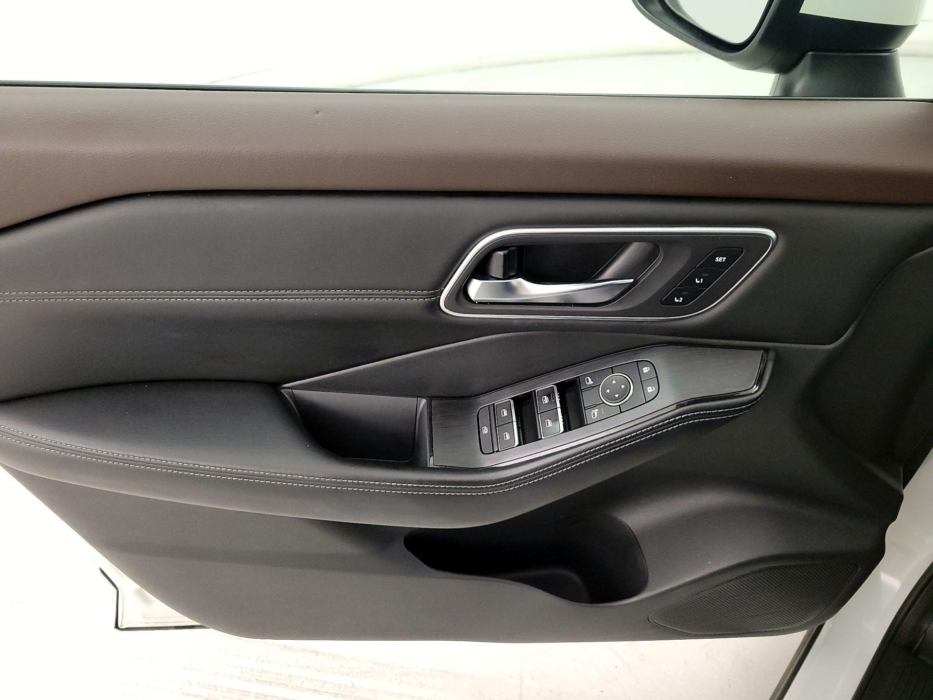 Thumbnail: 2021 Nissan Rogue - 12