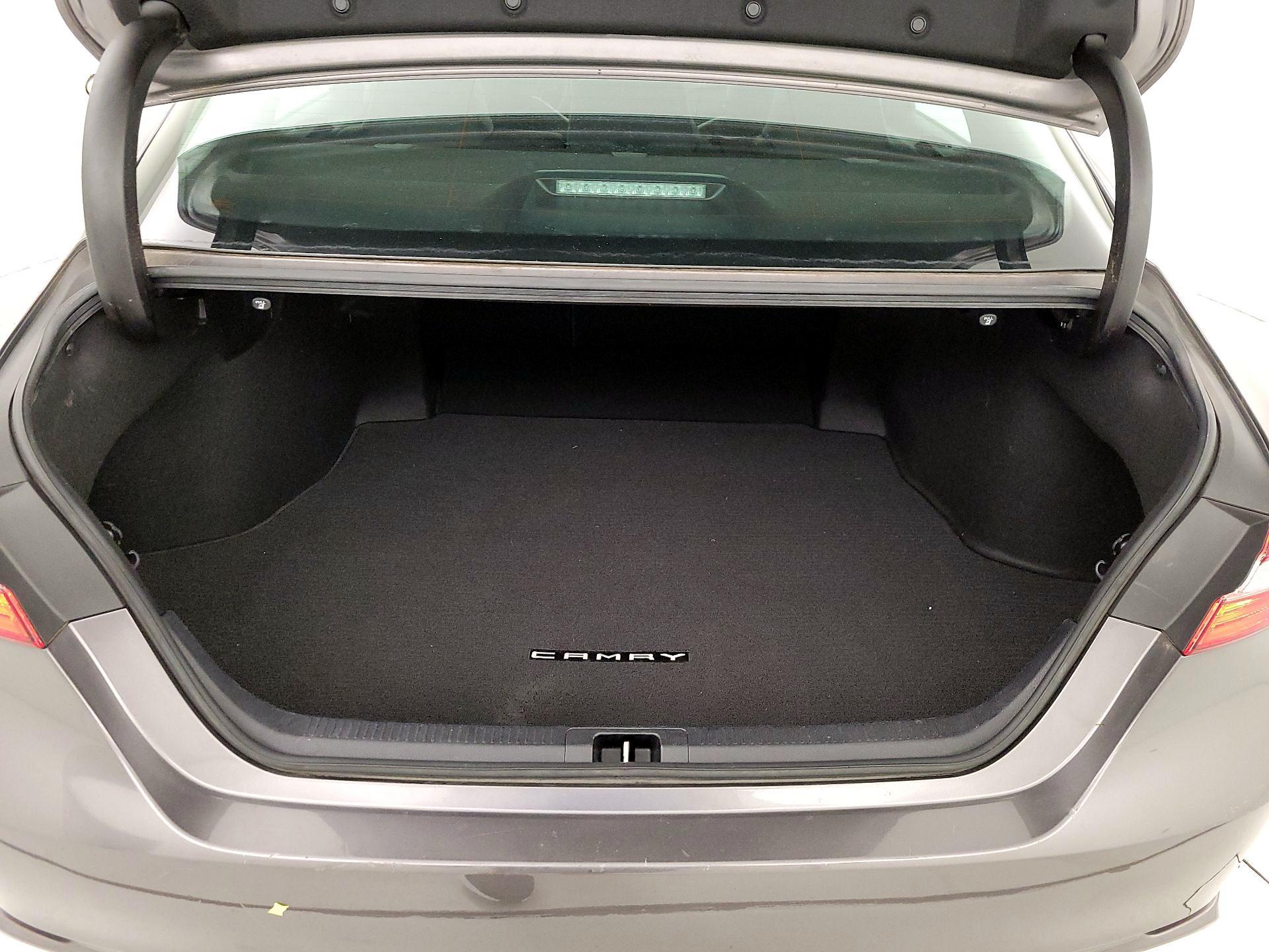 Thumbnail: 2020 Toyota Camry - 20