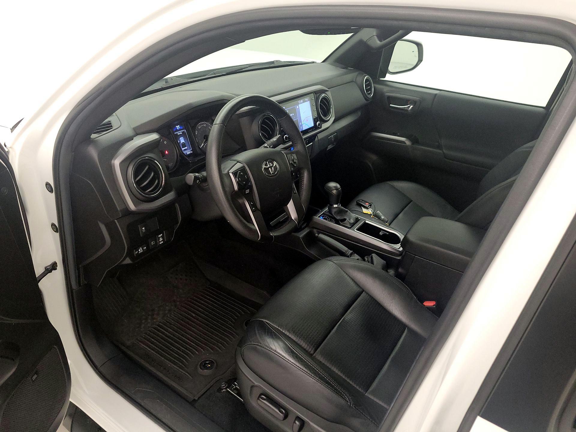 Thumbnail: 2022 Toyota Tacoma - 11