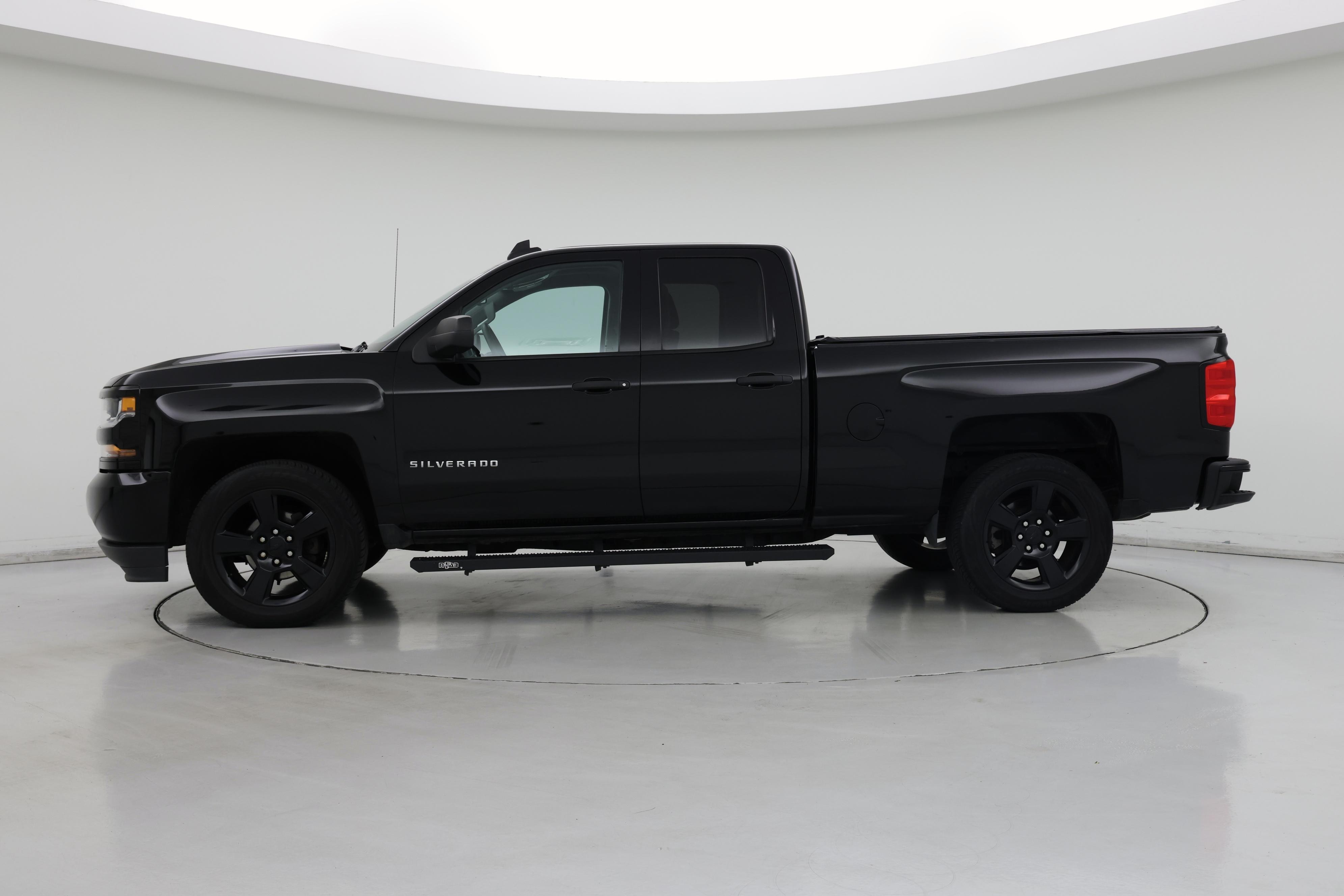 Thumbnail: 2017 Chevrolet Silverado 1500 - 3