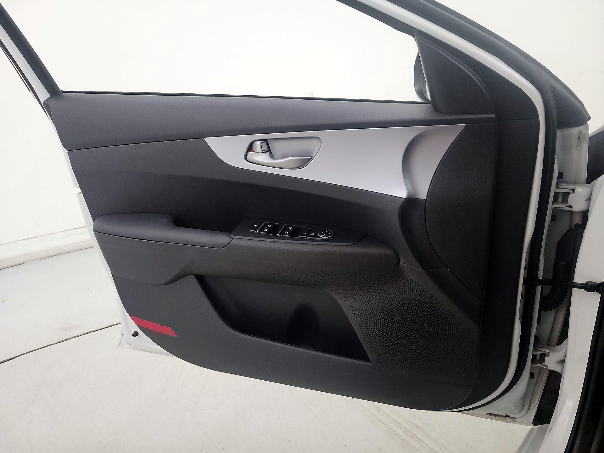 Thumbnail: 2024 Kia Forte - 12