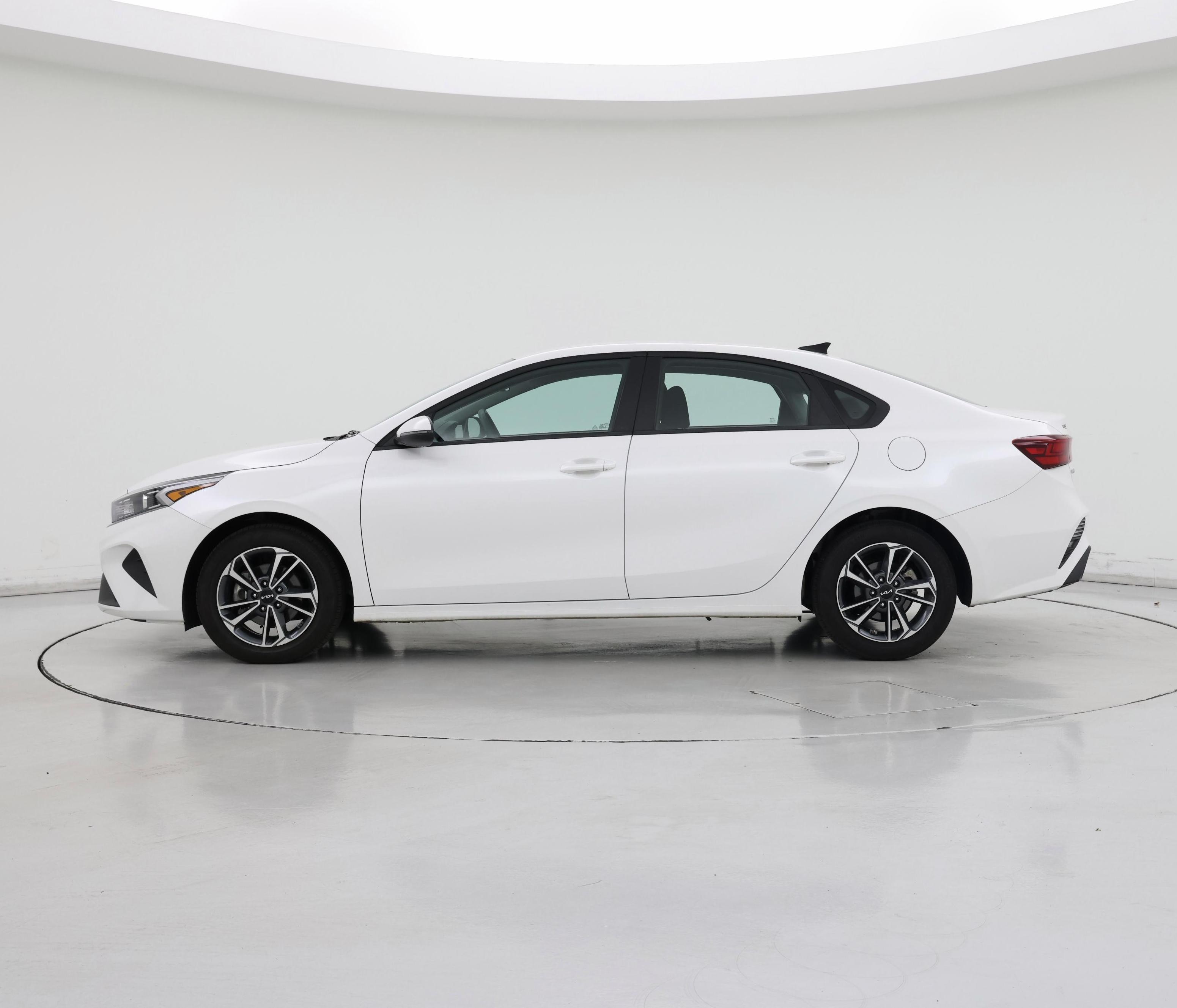 Thumbnail: 2024 Kia Forte - 3