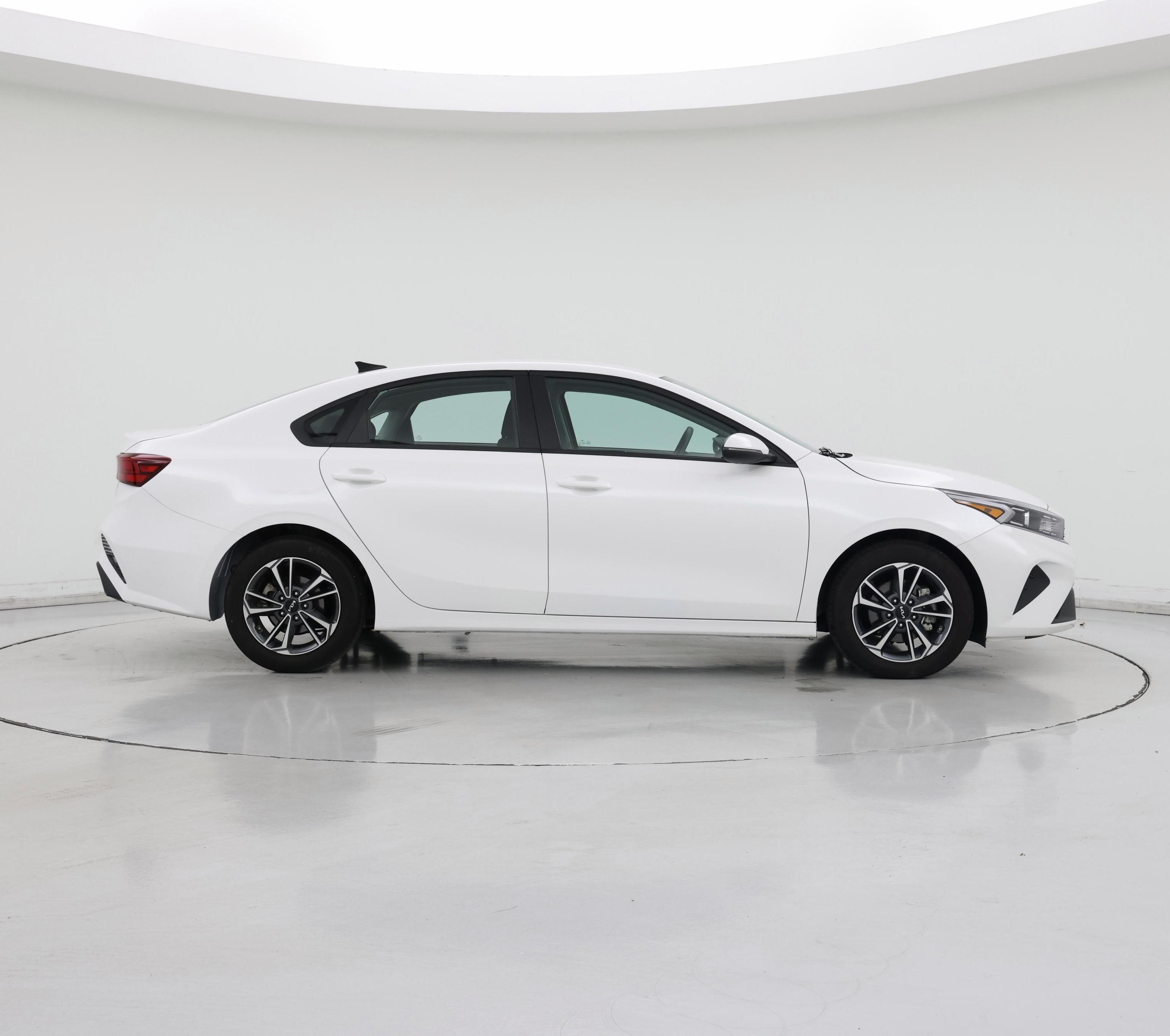 Thumbnail: 2024 Kia Forte - 7
