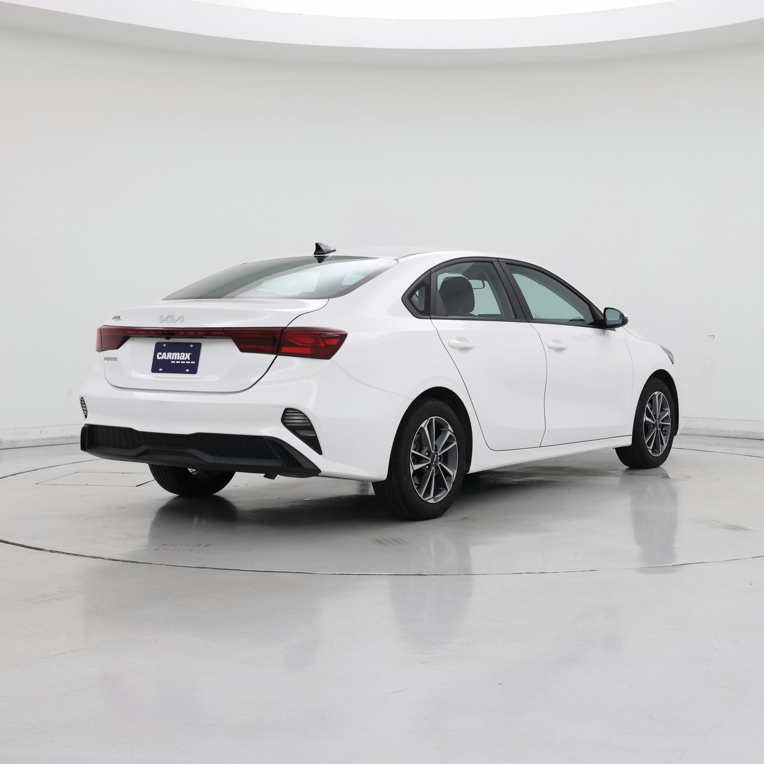 Thumbnail: 2024 Kia Forte - 8