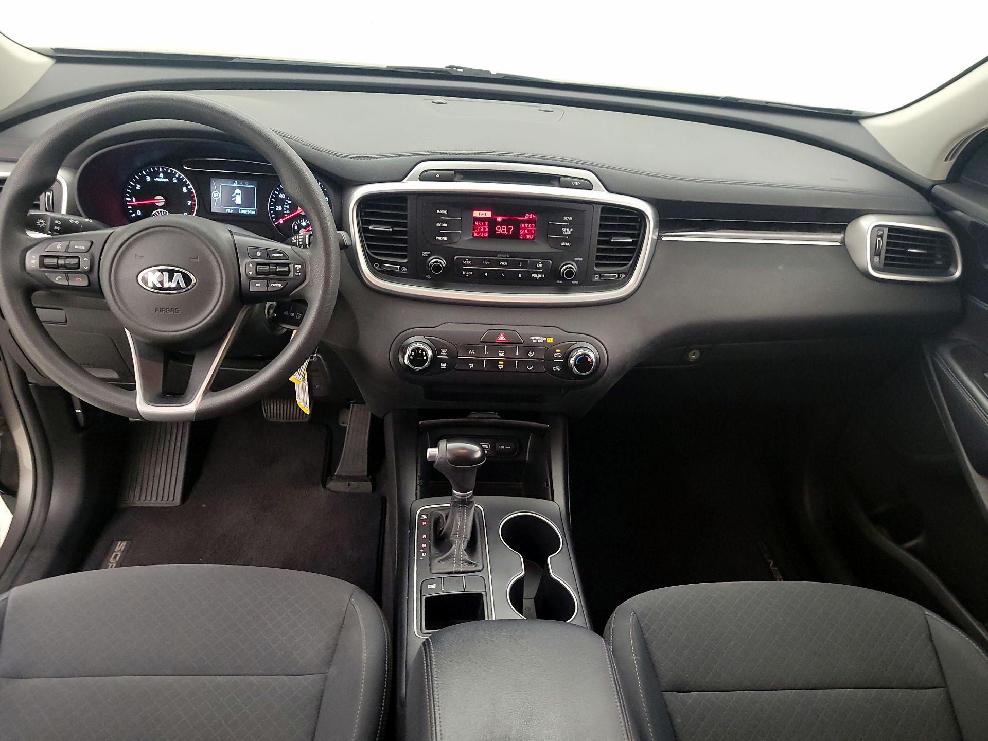 Thumbnail: 2017 Kia Sorento - 9