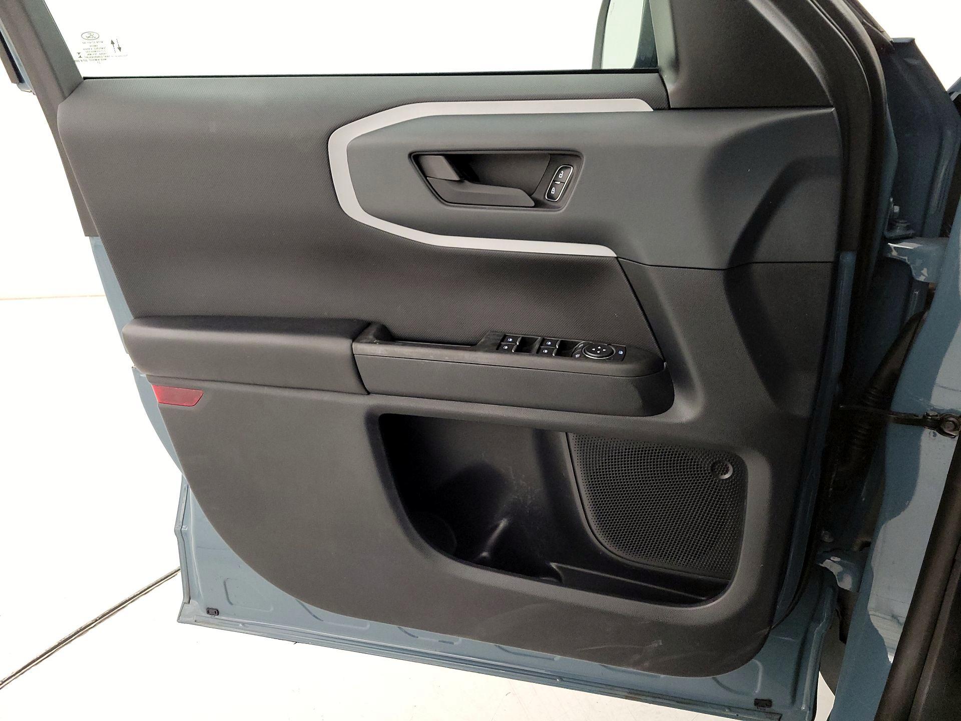 Thumbnail: 2021 Ford Bronco Sport - 12