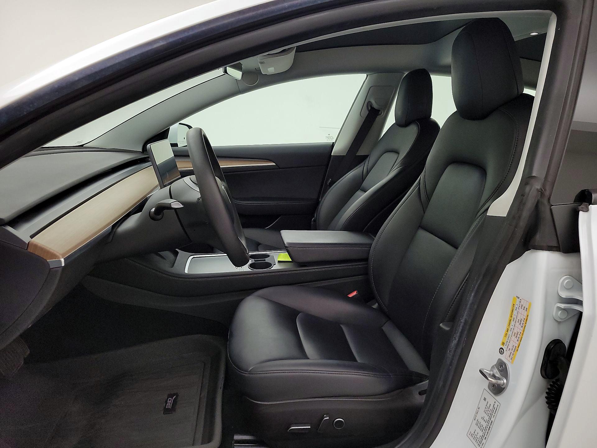 Thumbnail: 2022 Tesla Model 3 - 11